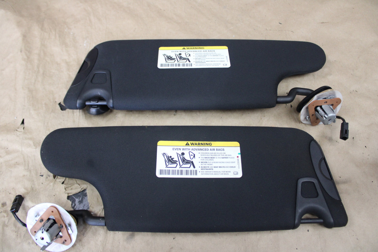 15-23 DODGE CHALLENGER RIGHT & LEFT SIDE BLACK SUN VISOR SUNVISOR 55361230AB OEM