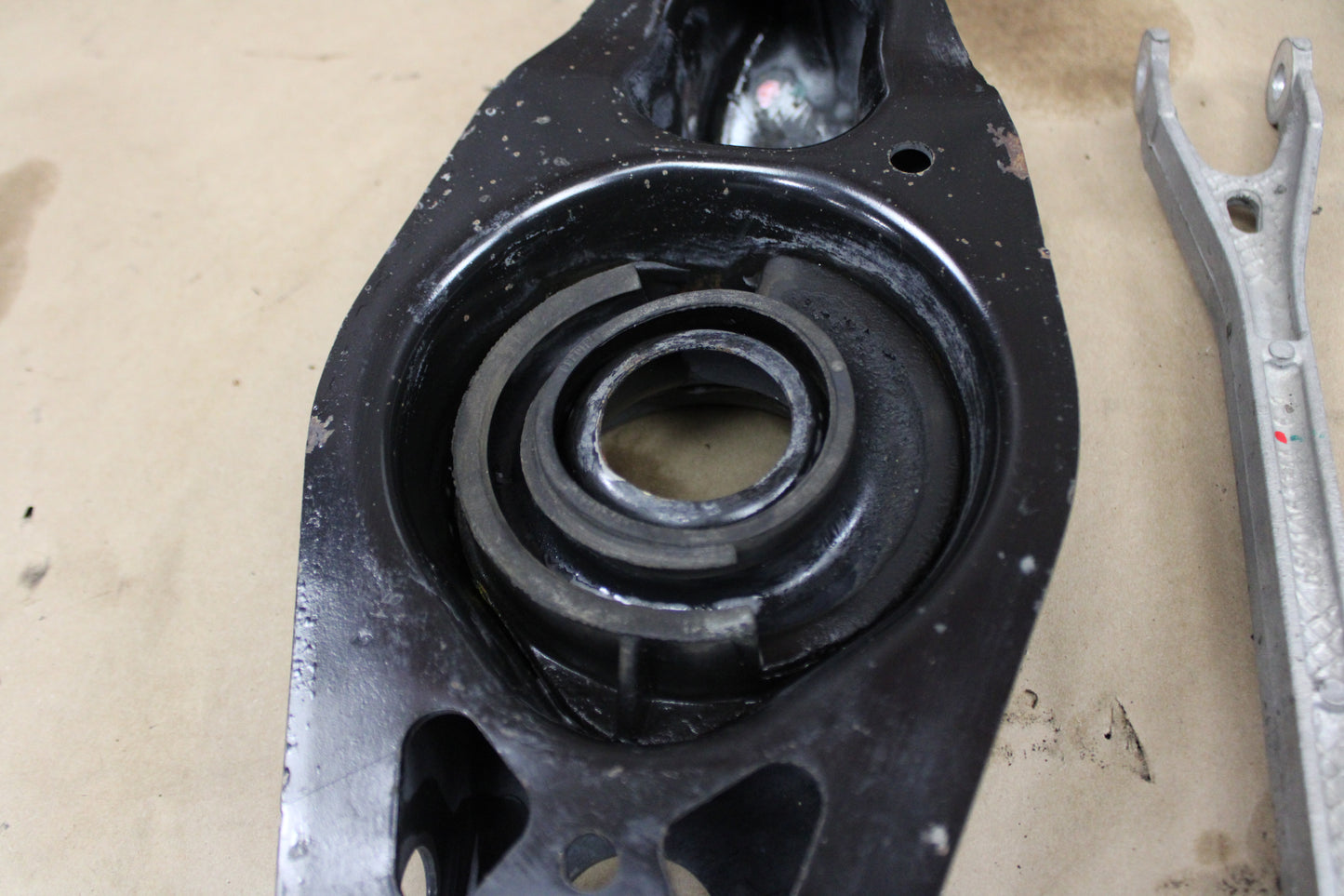 2015 - 2023 DODGE CHARGER REAR PASSENGER RH SUSPENSION CONTROL ARM SET OR 7 OEM