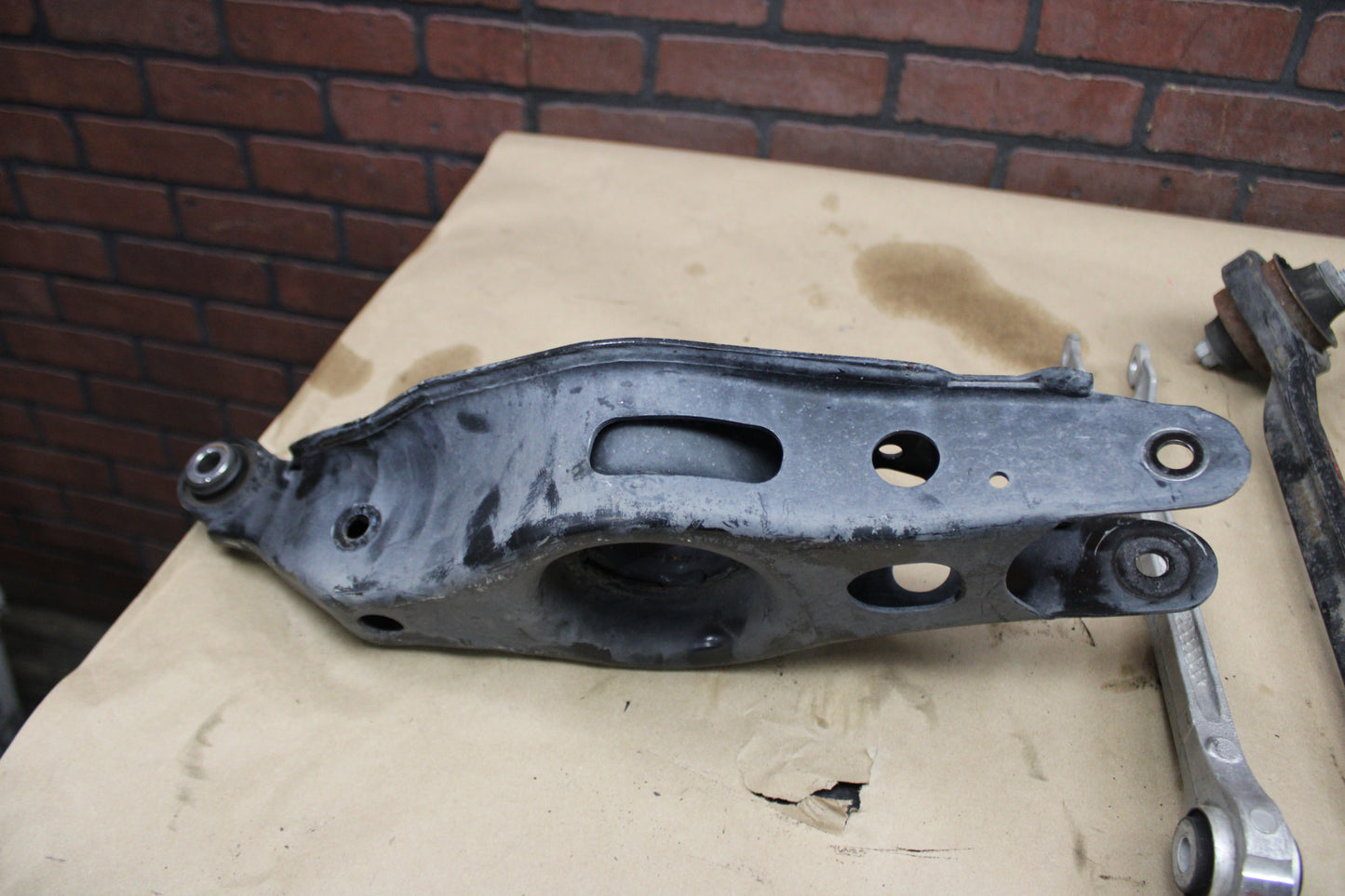 2015 - 2023 DODGE CHARGER REAR PASSENGER RH SUSPENSION CONTROL ARM SET OR 7 OEM