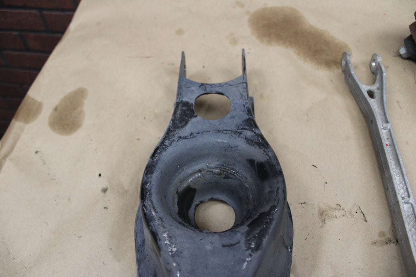 2015 - 2023 DODGE CHARGER REAR PASSENGER RH SUSPENSION CONTROL ARM SET OR 7 OEM