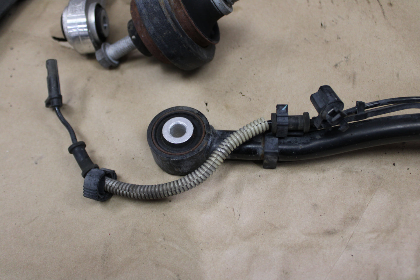 2015 - 2023 DODGE CHARGER REAR PASSENGER RH SUSPENSION CONTROL ARM SET OR 7 OEM