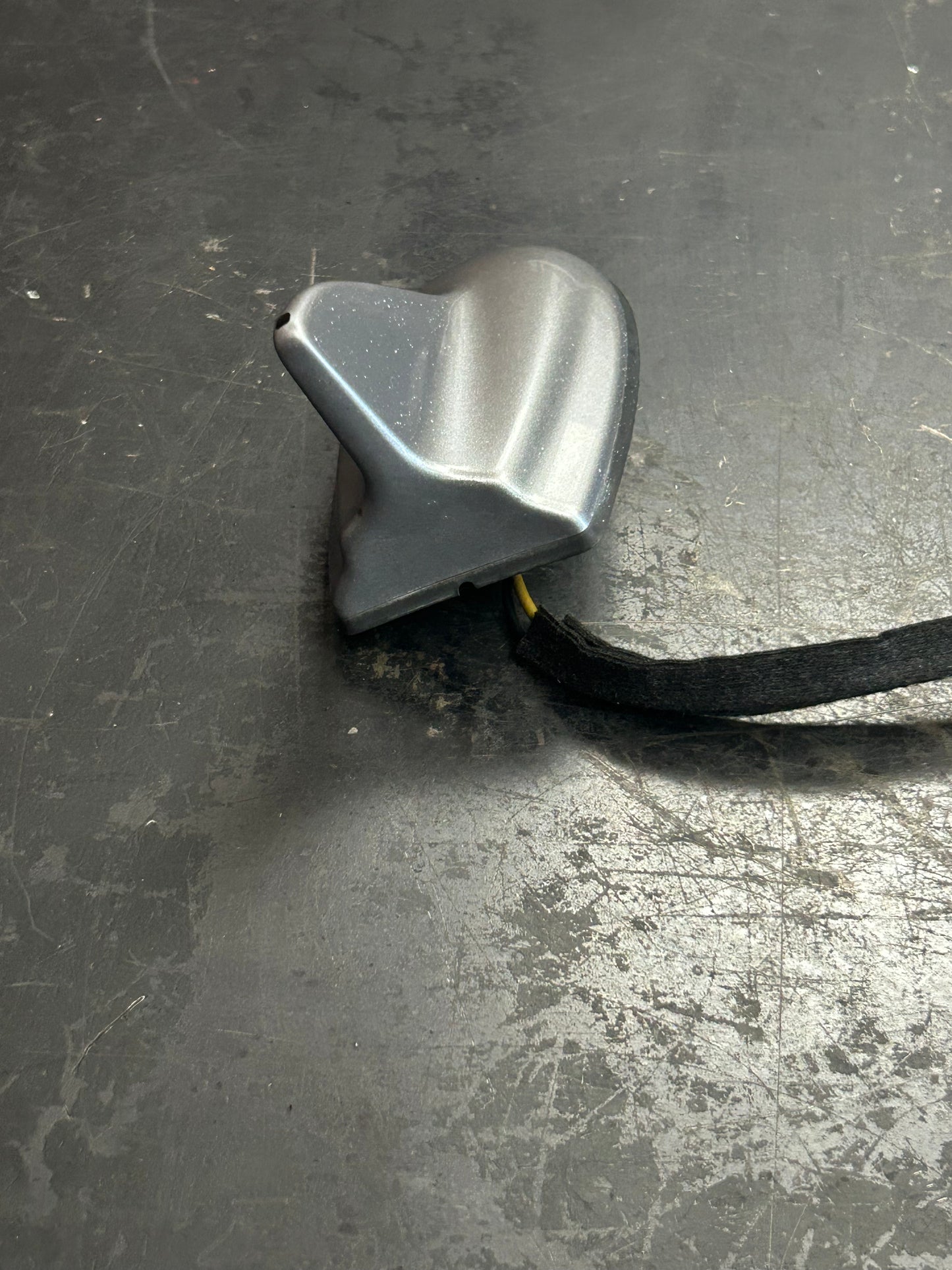 15-17 DODGE CHALLENGER CHRYSLER 200 SATELLITE SHARK FIN ANTENNA OEM 5NU67JSCAB