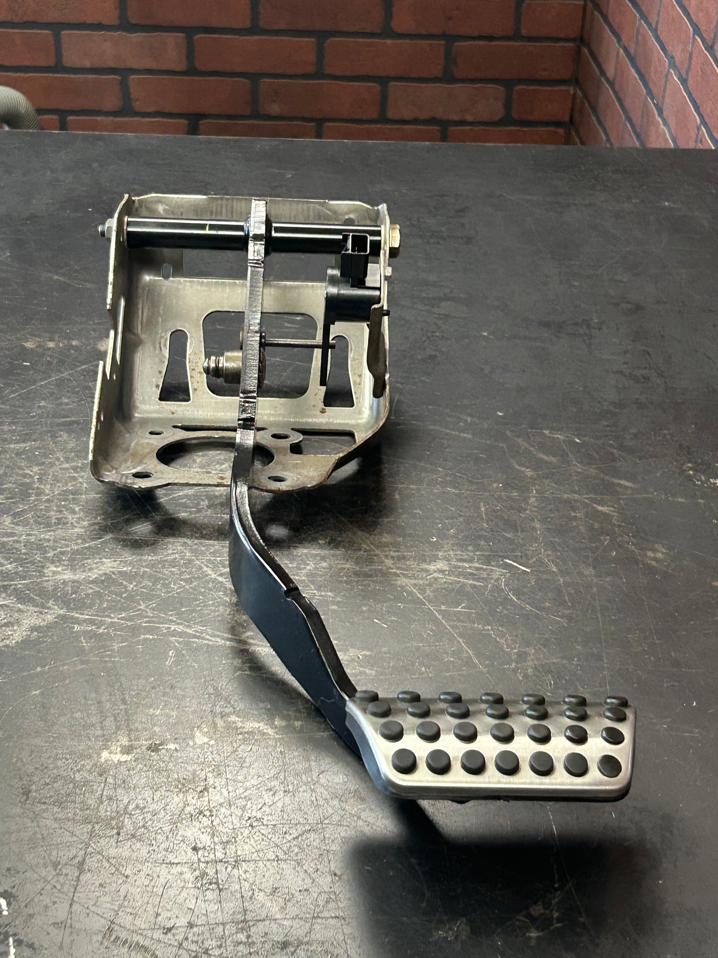 2012-2023 CHARGER CHALLENGER 300 BRAKE FOOT STOP PEDAL W/ SENSOR & BRACKET OEM