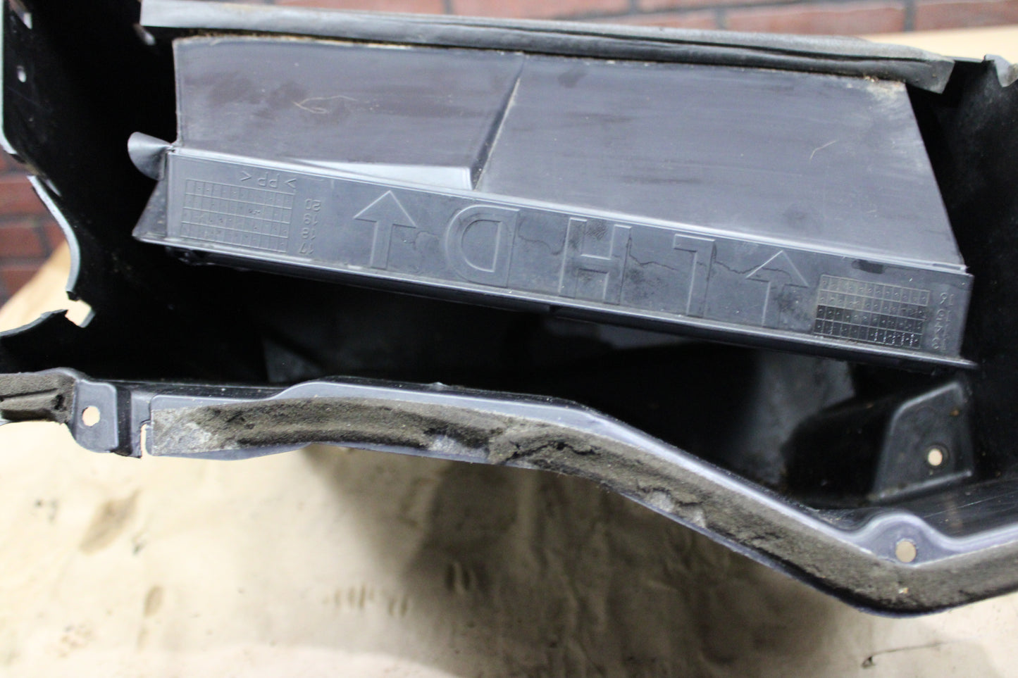 2011 - 2023 CHARGER CHALLENGER 300 CABIN FRESH AIR INLET DUCT BOX OEM 55038179AE