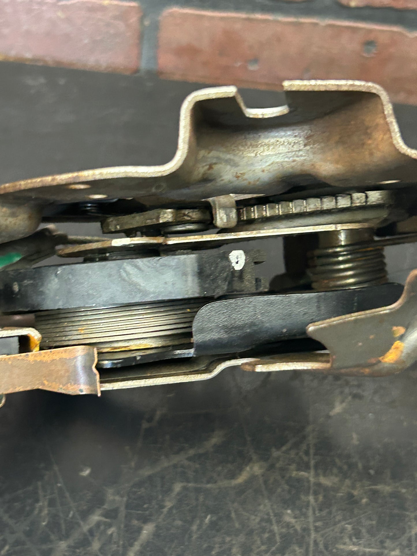 07-23 CHARGER CHALLENGER 300 EMERGENCY PARKING BRAKE STOP PEDAL OEM 04779478AI