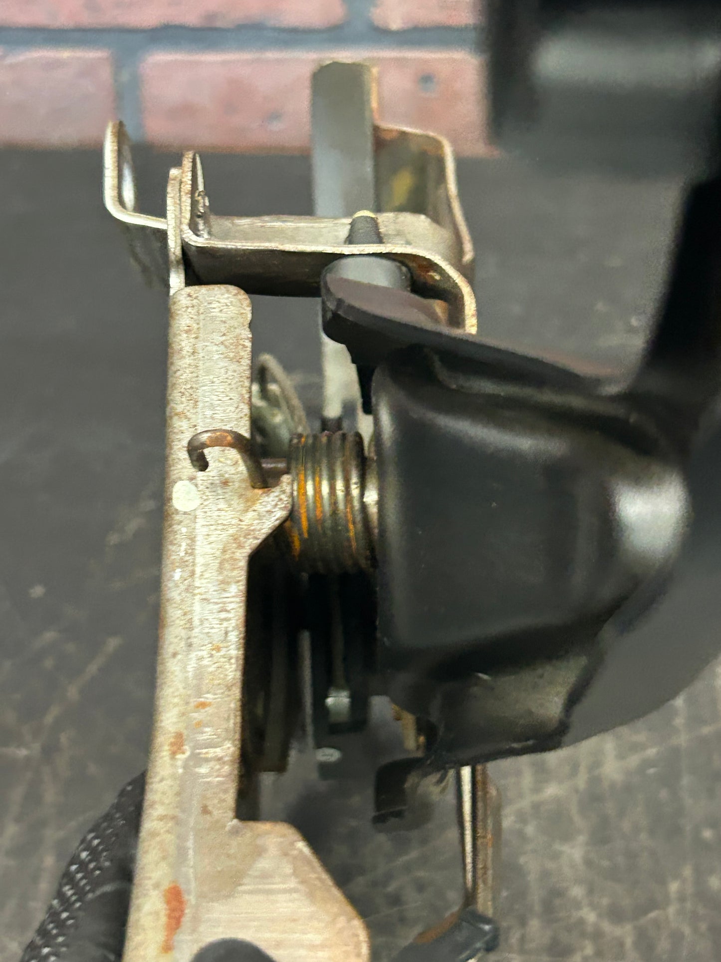 07-23 CHARGER CHALLENGER 300 EMERGENCY PARKING BRAKE STOP PEDAL OEM 04779478AI