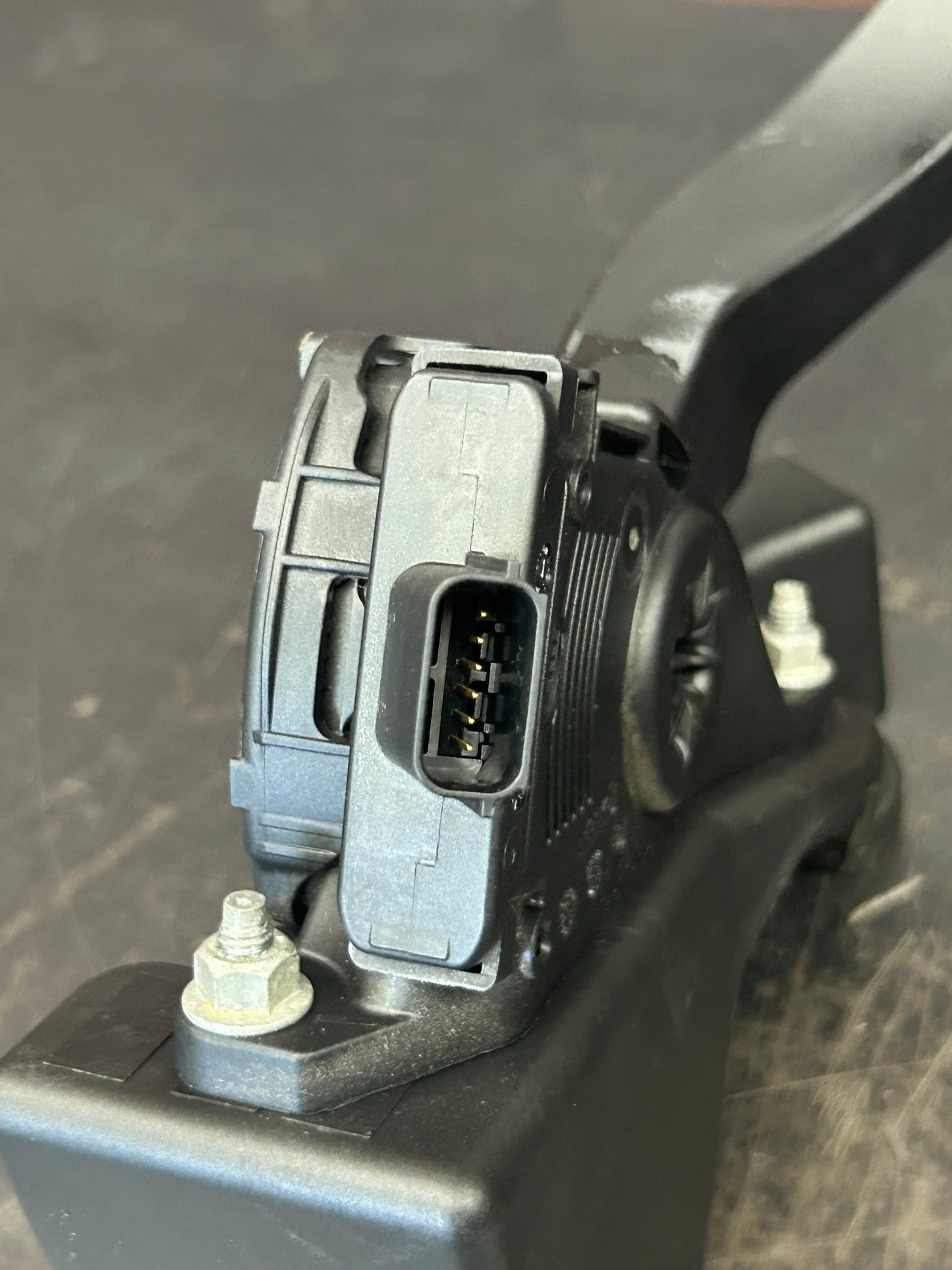 2007-2023 CHARGER CHALLENGER 300 ACCELERATOR GAS PEDAL ASSEMBLY OEM 04861714AF