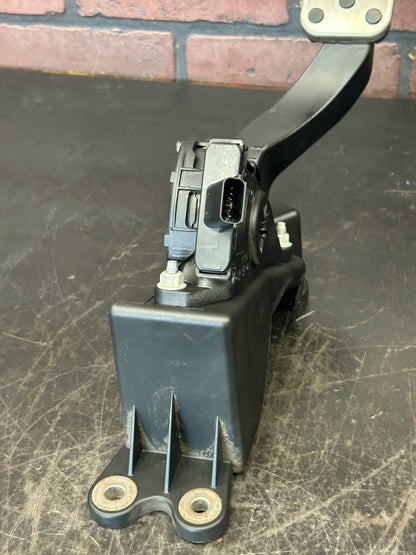 2007-2023 CHARGER CHALLENGER 300 ACCELERATOR GAS PEDAL ASSEMBLY OEM 04861714AF