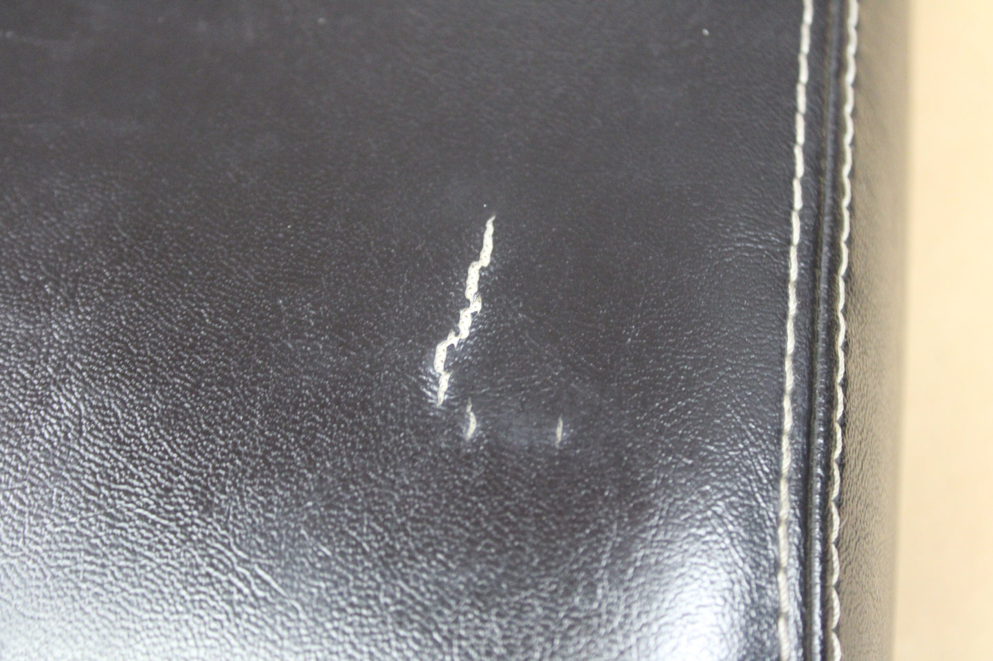 2011-2018 DODGE CHARGER CENTER CONSOLE STORAGE LID ARMREST BLACK OEM