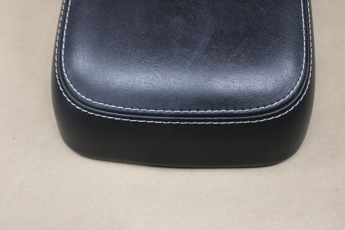 2011-2018 DODGE CHARGER CENTER CONSOLE STORAGE LID ARMREST BLACK OEM