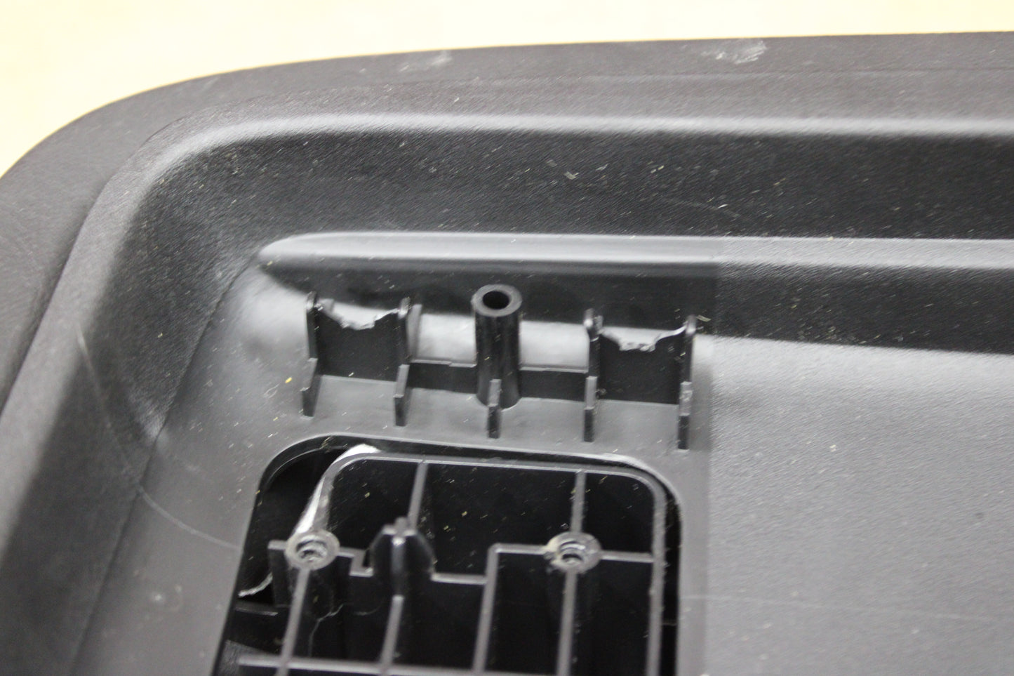 2011-2018 DODGE CHARGER CENTER CONSOLE STORAGE LID ARMREST BLACK OEM