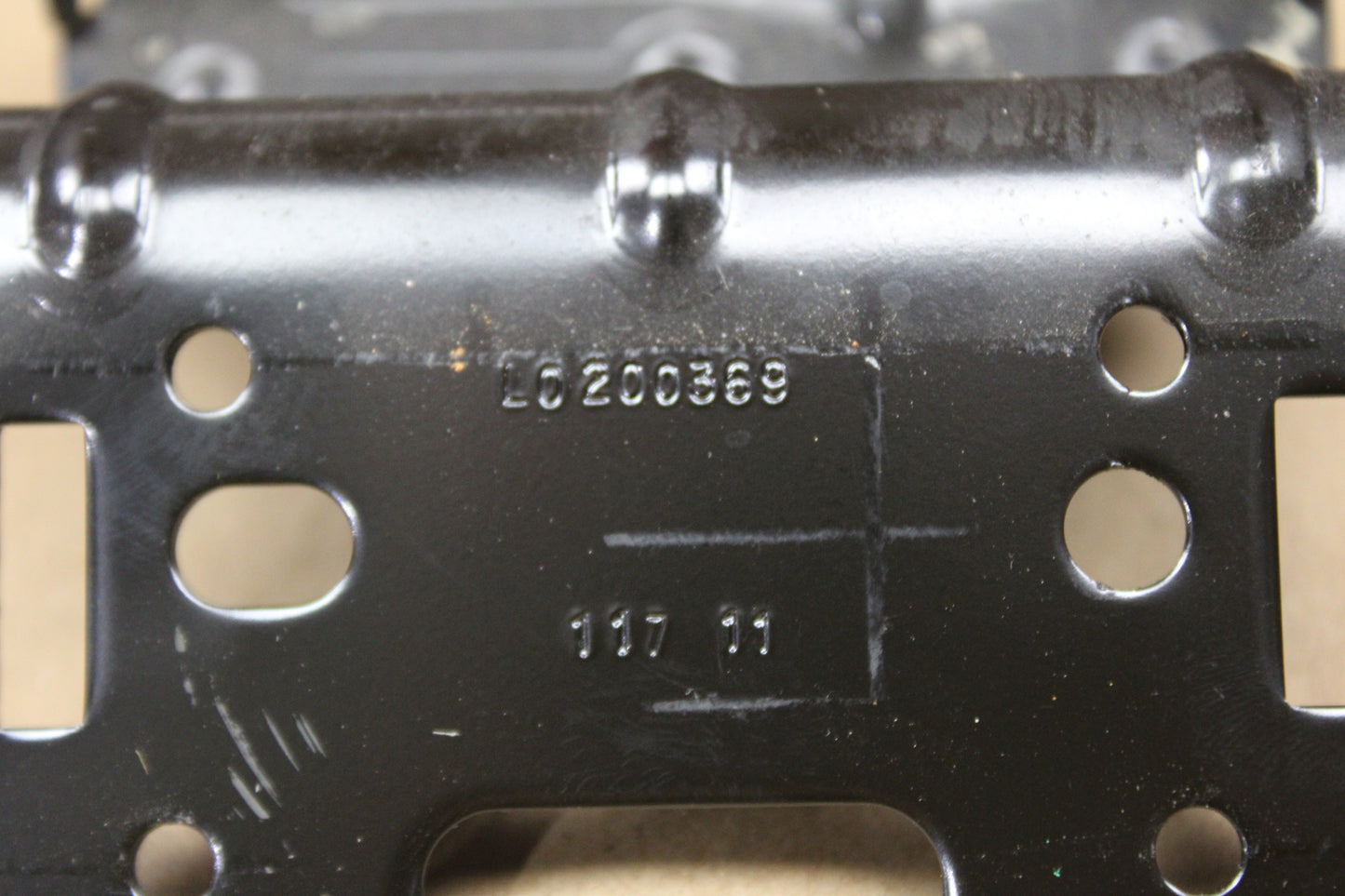 2011-2018 DODGE CHARGER CENTER CONSOLE STORAGE LID ARMREST BLACK OEM