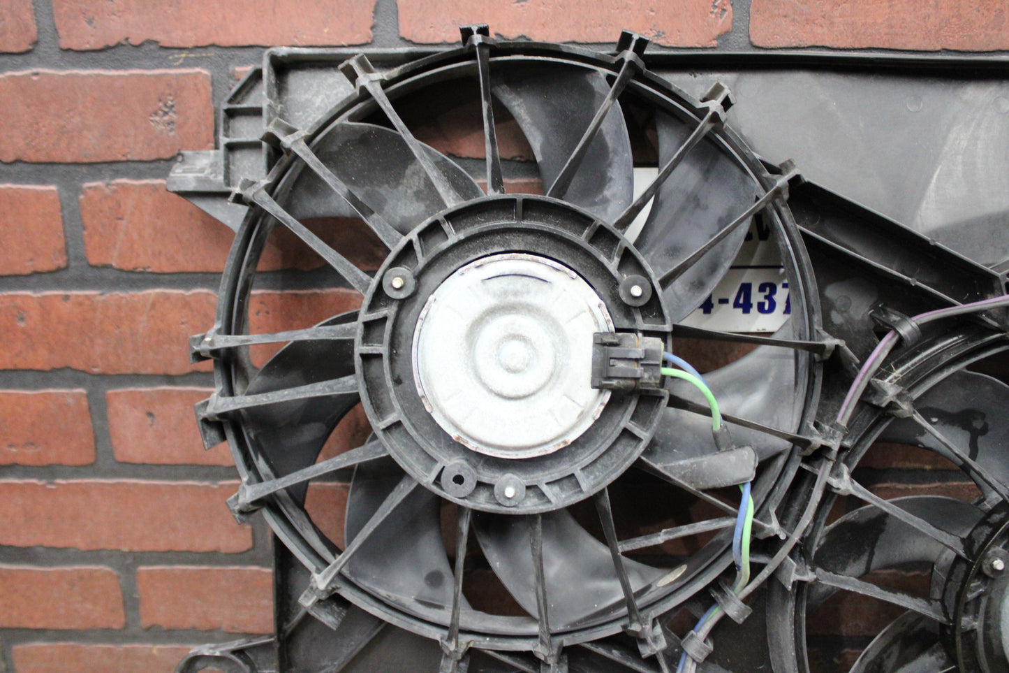 2015-22 Dodge Challenger Charger 6.4L OEM Engine Cooling Fan Assembly 68236868AB