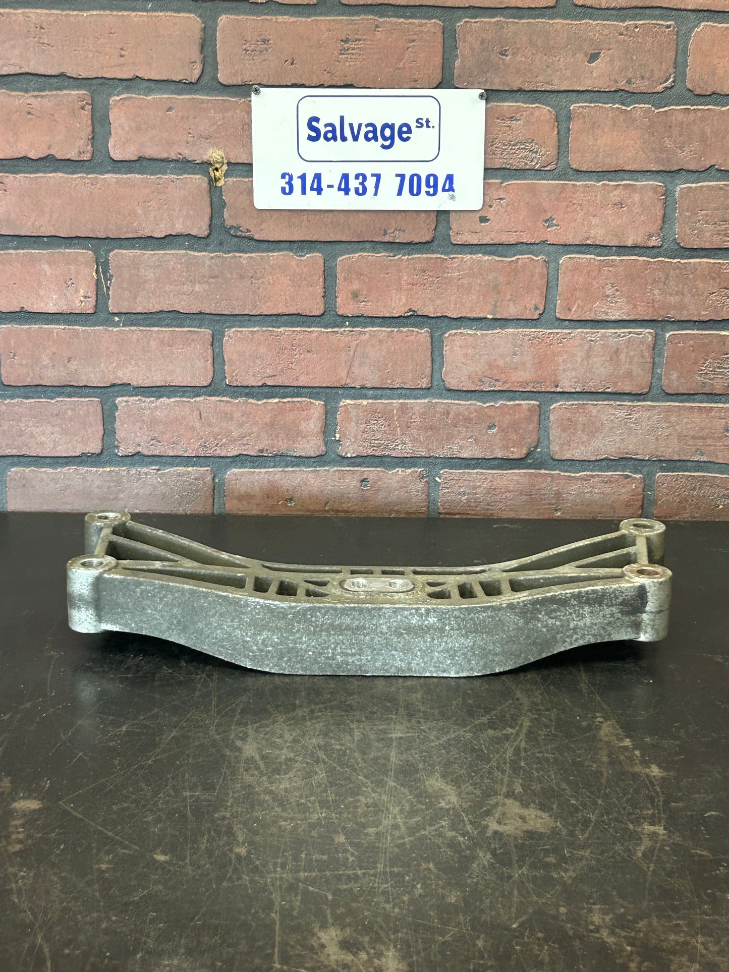 15-23 CHALLENGER 300 CHARGER AUTO TRANSMISSION CROSSMEMBER MOUNT BRACKET