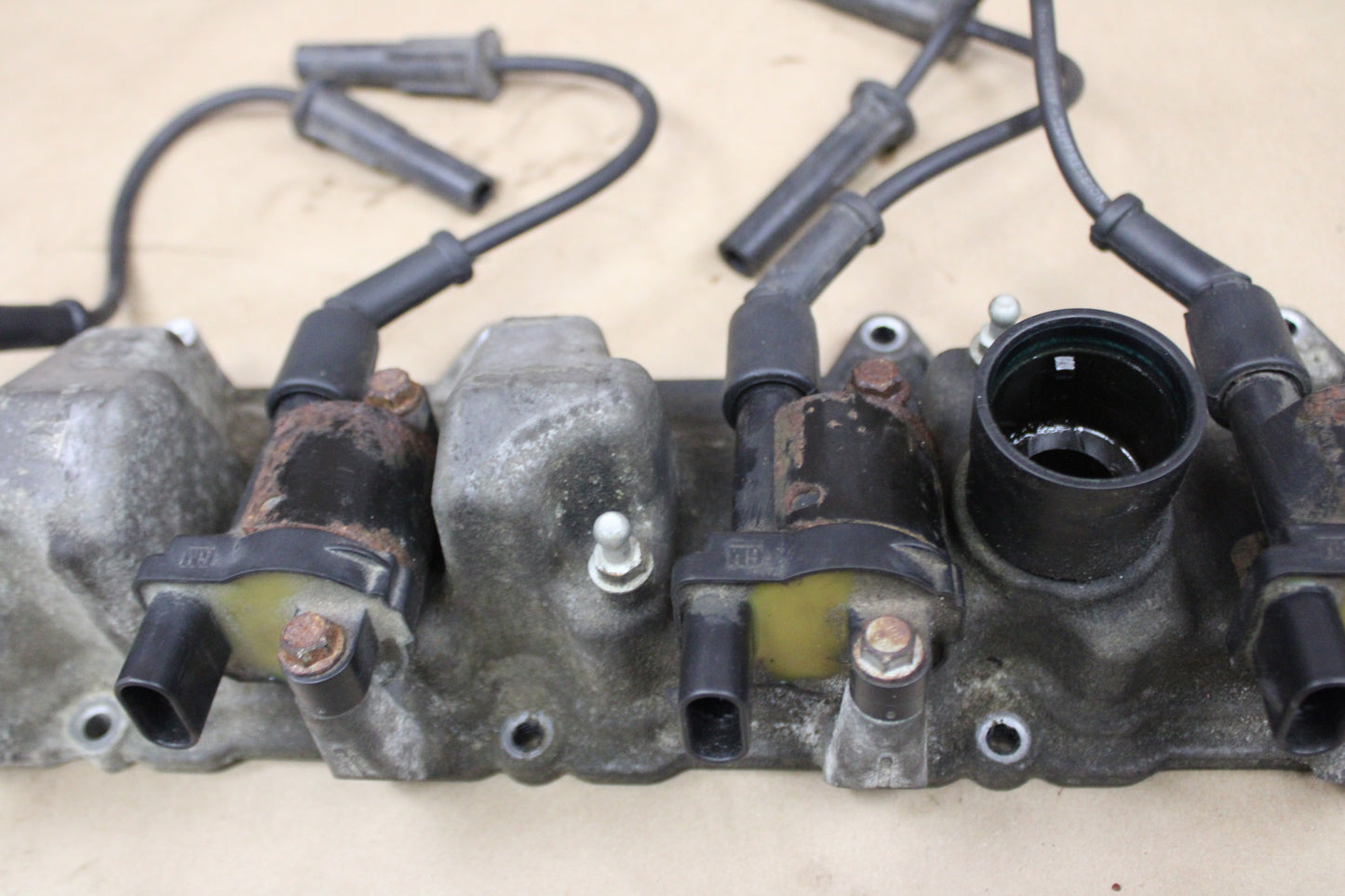 GM Chevrolet 5.3L 6.2L Genuine OEM Passenger Right Side Valve Cover 12623926