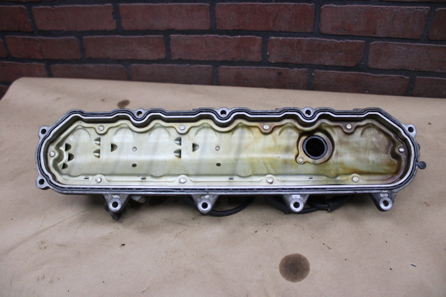 GM Chevrolet 5.3L 6.2L Genuine OEM Passenger Right Side Valve Cover 12623926
