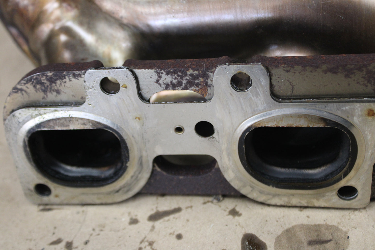 2016 Dodge Challenger R/T Scat Pack Mopar Passenger RH Exhaust Manifold 6.4L