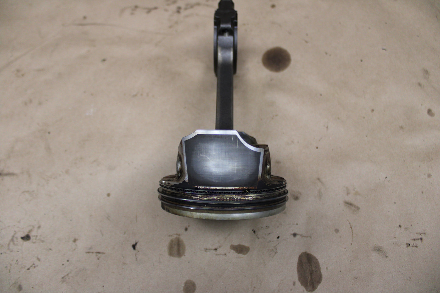 GM Chevy 6.2L V8 LT1 L86 L87 Engines Left side LH Piston and Rod 12656875 OEM