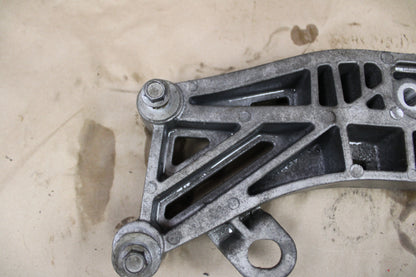 15-23 CHALLENGER CHARGER AUTO TRANSMISSION CROSSMEMBER BRACKET OEM