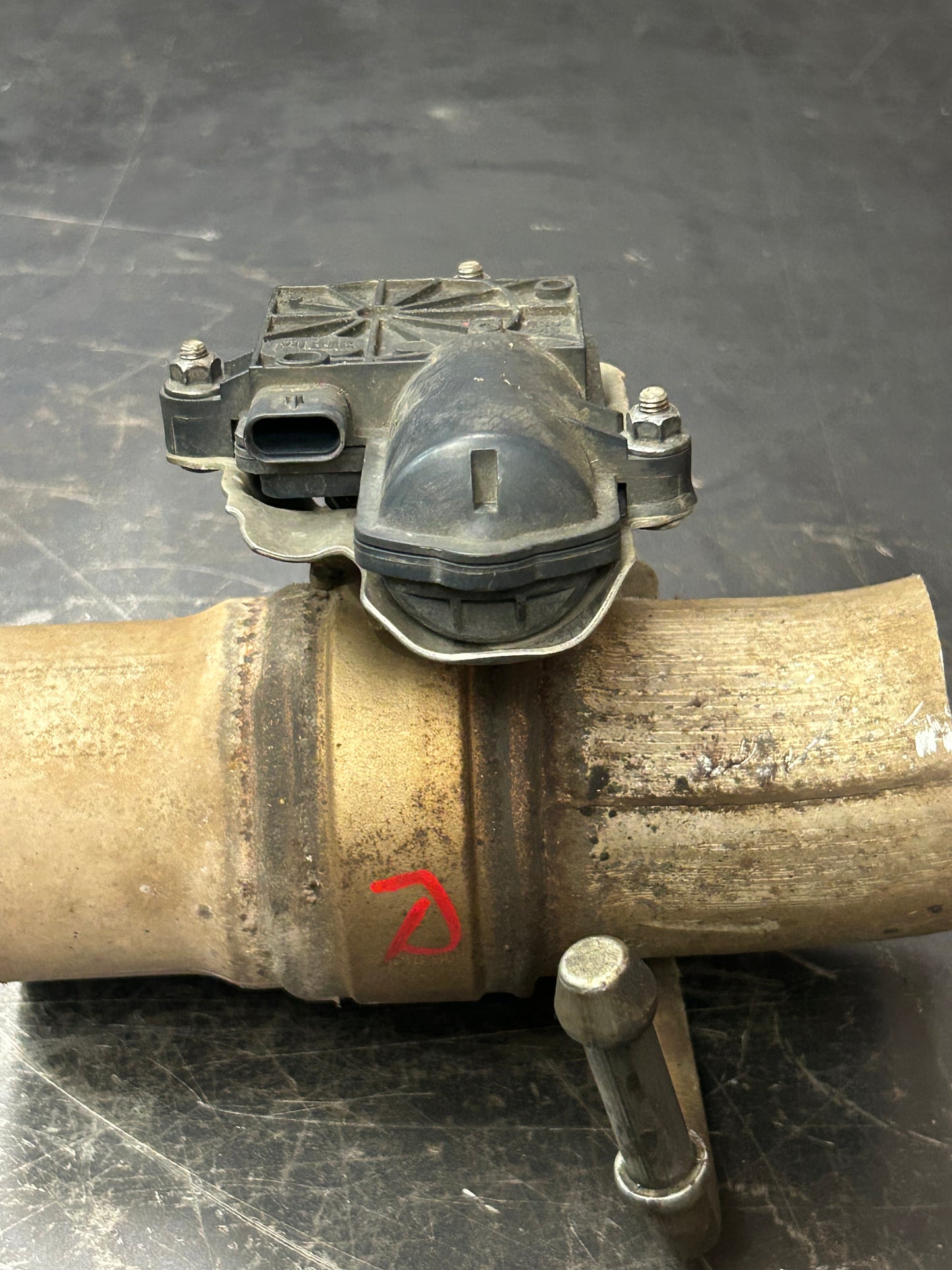 2015-2023 DODGE CHARGER CHALLENGER PASSENGER RIGHT EXHAUST VALVE ACTUATOR