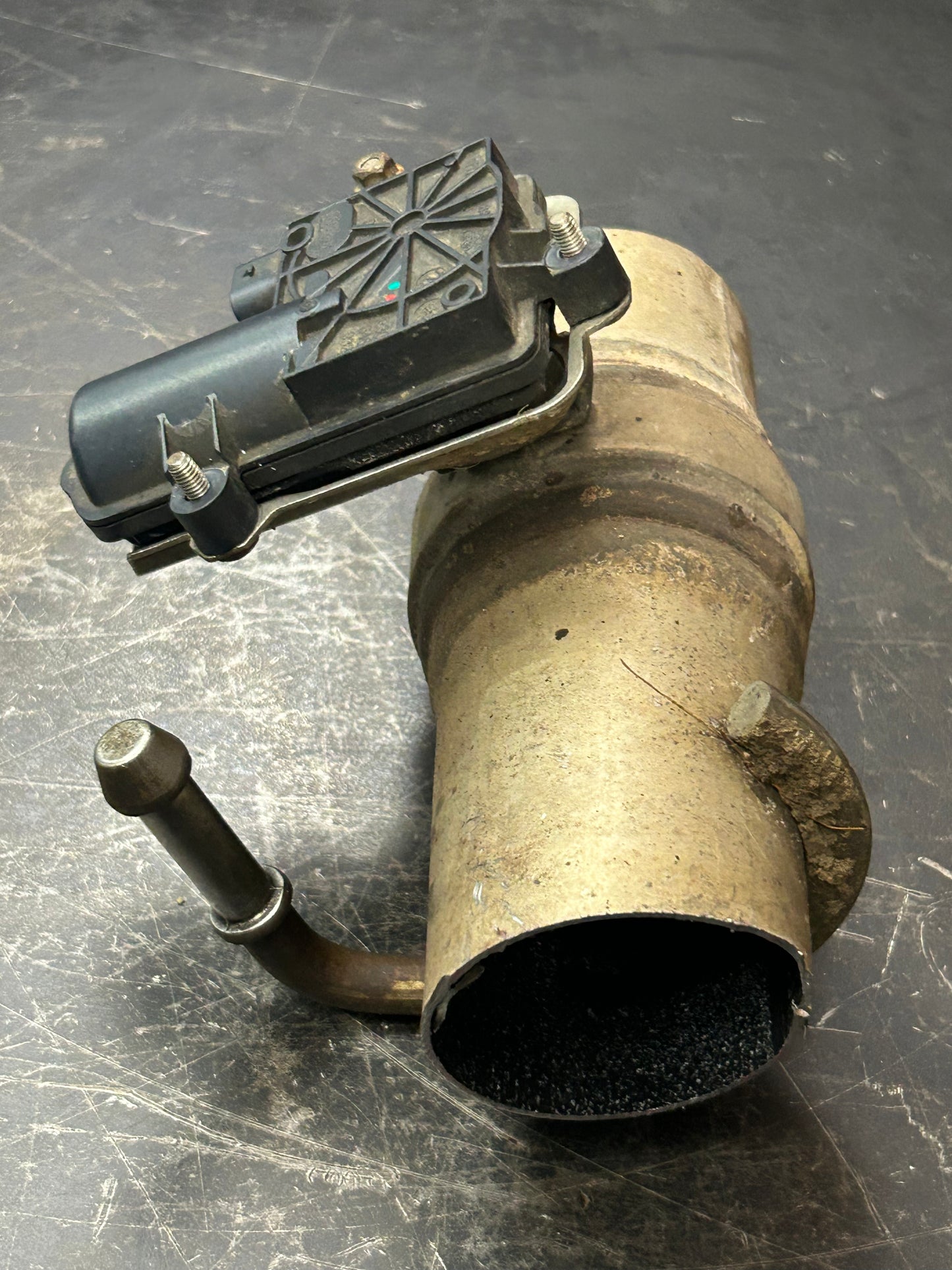 2015-2023 DODGE CHARGER CHALLENGER DRIVER LEFT EXHAUST VALVE ACTUATOR