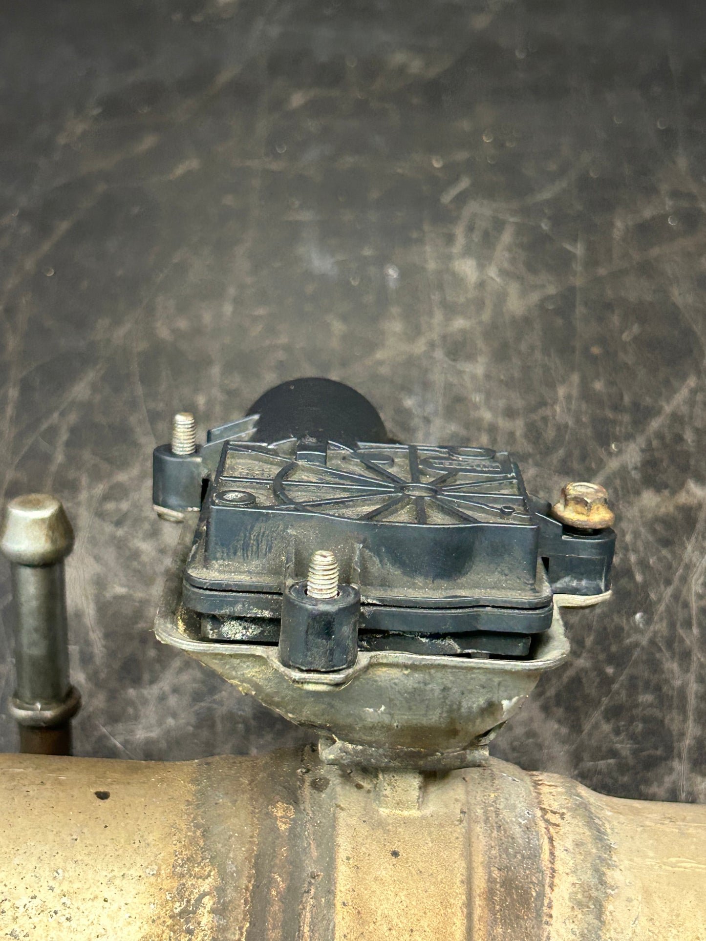 2015-2023 DODGE CHARGER CHALLENGER DRIVER LEFT EXHAUST VALVE ACTUATOR