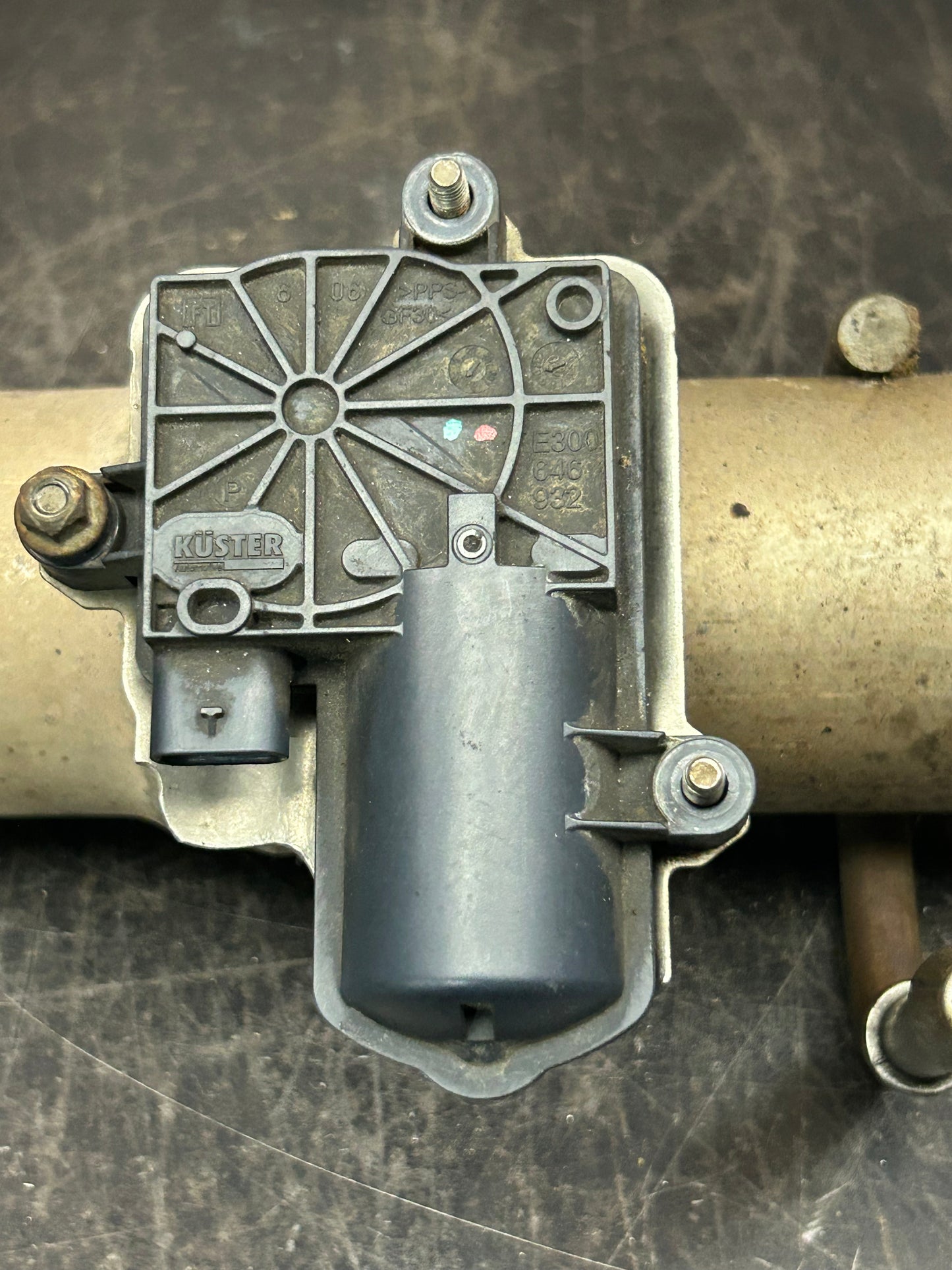 2015-2023 DODGE CHARGER CHALLENGER DRIVER LEFT EXHAUST VALVE ACTUATOR