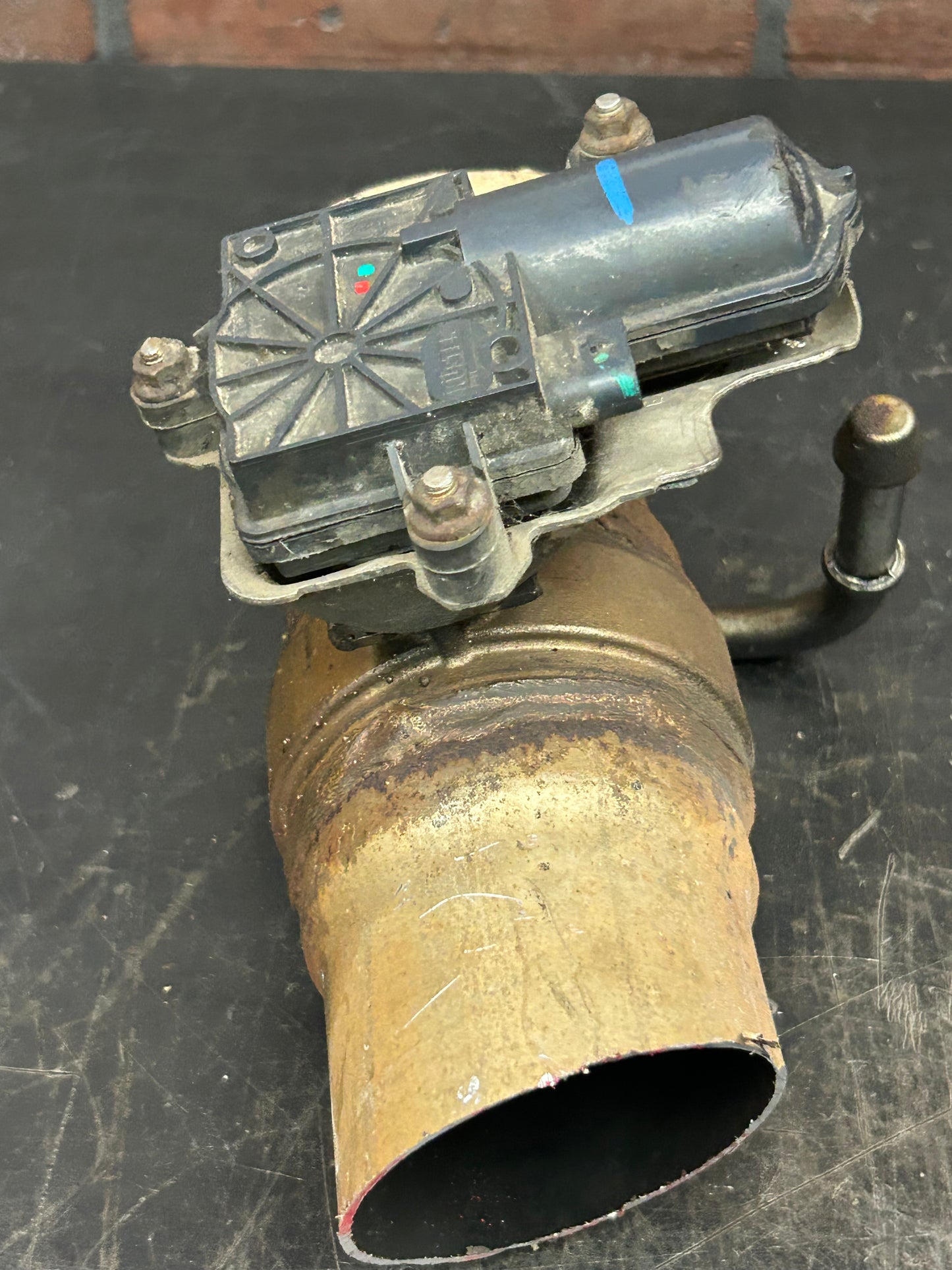 2015-2023 DODGE CHARGER CHALLENGER EXHAUST VALVE ACTUATOR RIGHT SIDE