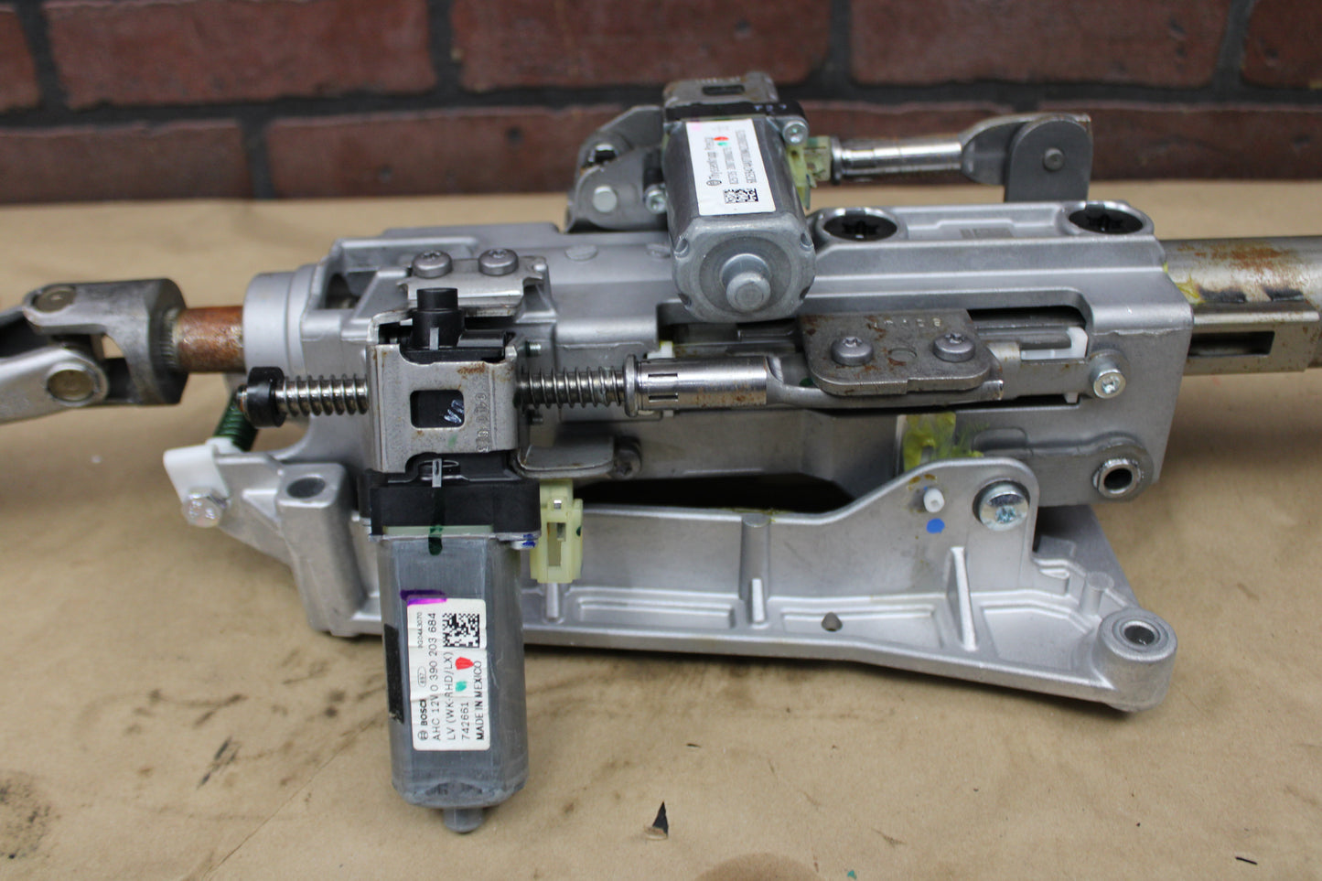 2015 - 2023 CHALLENGER CHARGER 300 OEM STEERING COLUMN POWER TILT 68259474AD