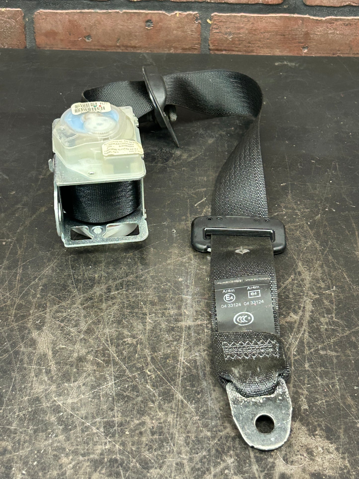 2015-2019 Dodge Challenger Hellcat Rear RH LH & Center Seat Belt Retractor Set 3
