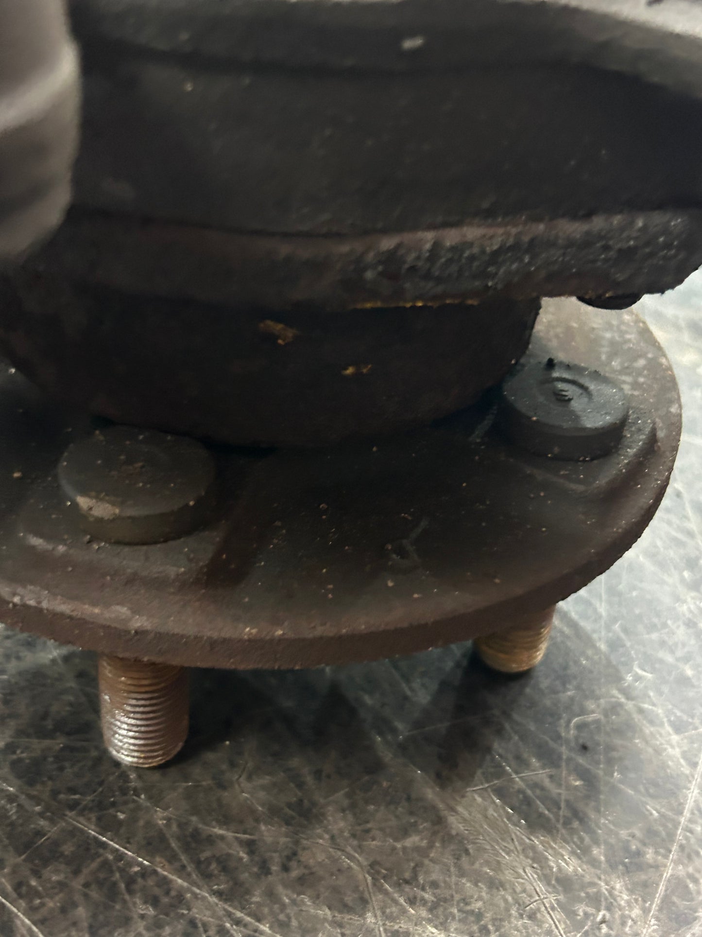 15 - 23 DODGE CHARGER SRT HELLCAT OEM FRONT LEFT SUSPENSION SPINDLE KNUCKLE HUB