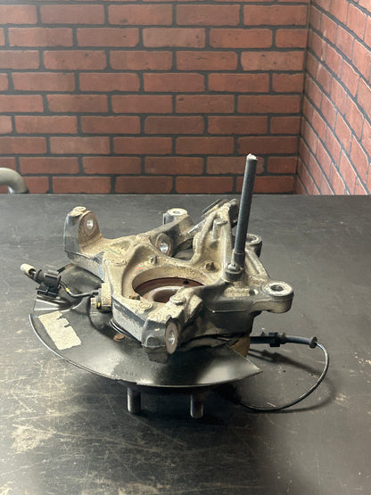 15-23 CHALLENGER CHARGER REAR SUSPENSION RIGHT SIDE SPINDLE KNUCKLE HUB OEM
