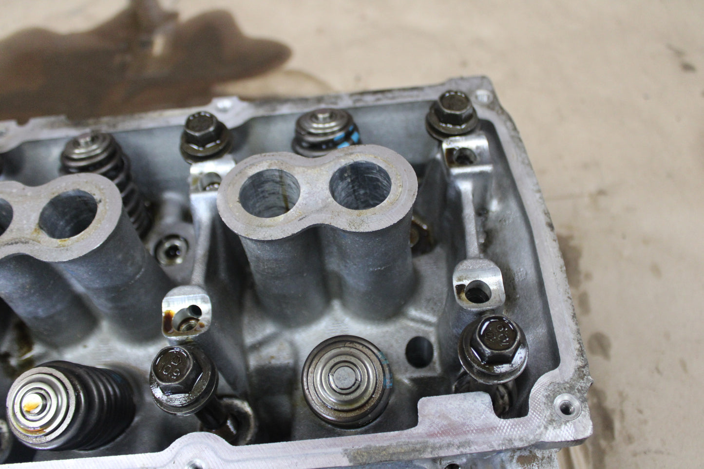 11-26 Dodge Charger Challenger 300 6.4L 392 Hemi SRT8 Left Driver Cylinder Head
