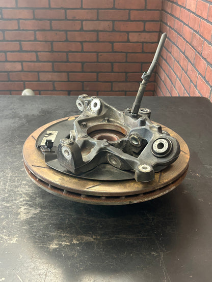 15-23 CHALLENGER CHARGER REAR SUSPENSION LEFT SIDE SPINDLE KNUCKLE HUB ROTOR OEM