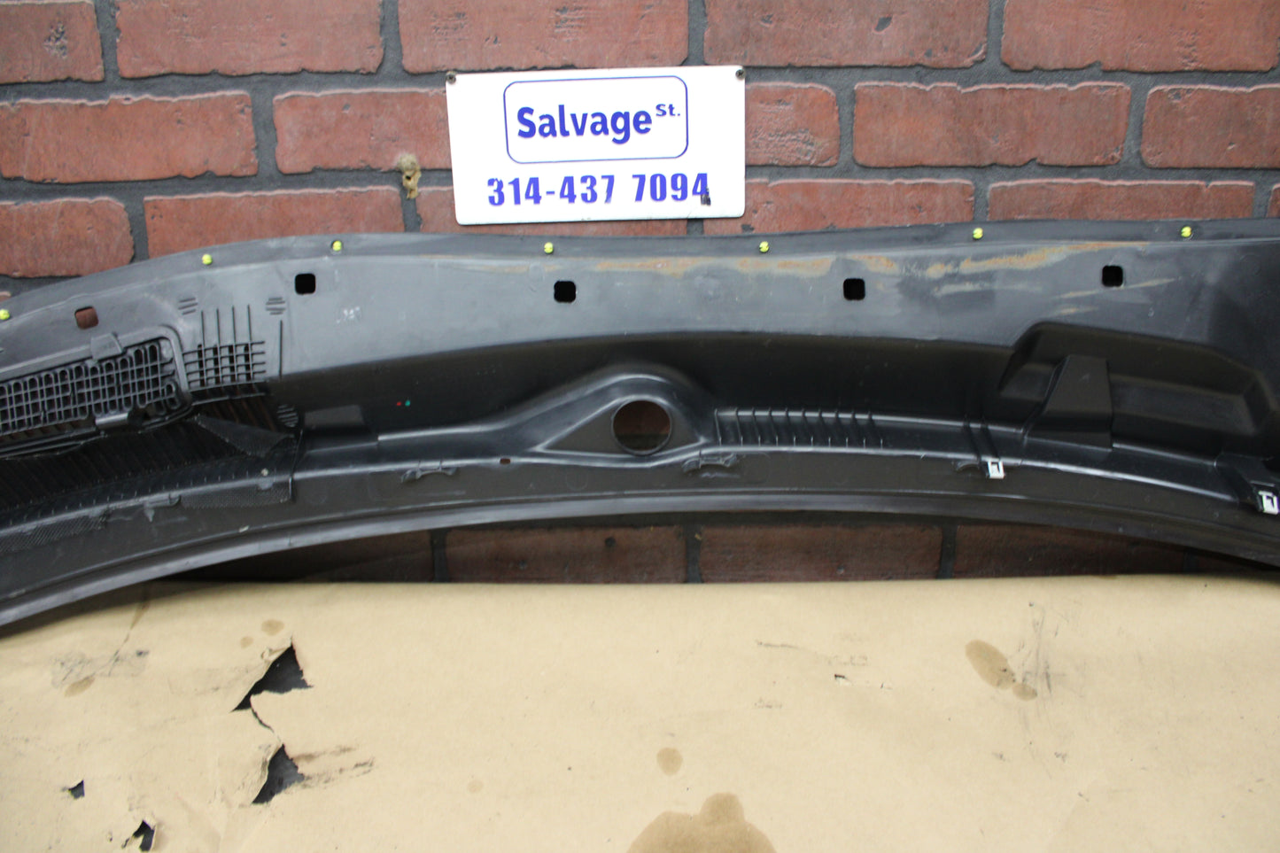 2020 - 2023 DODGE CHALLENGER FRONT WINDSHIELD COWL VENT GRILLE PANEL COVER OEM