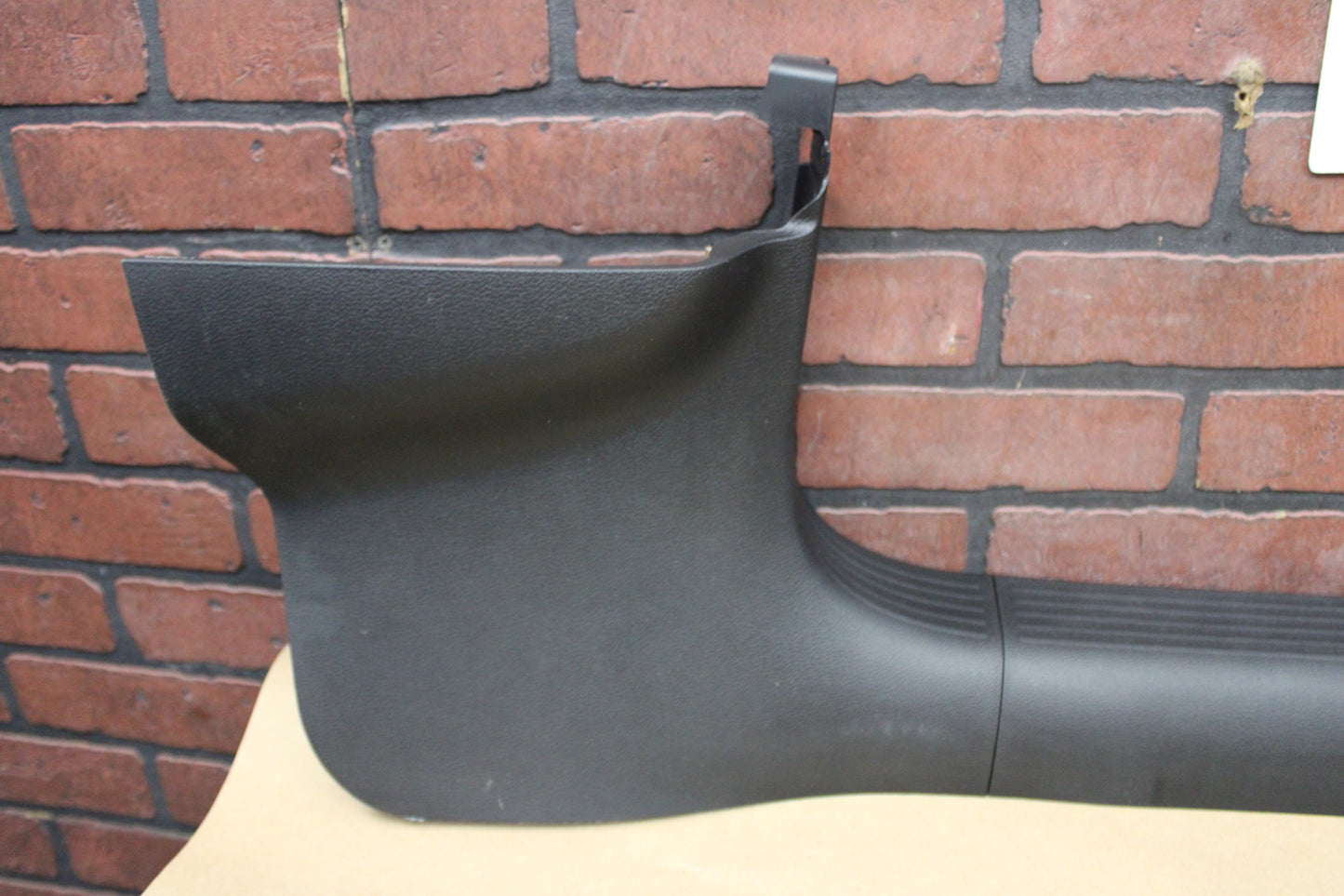 2015-2023 DODGE CHALLENGER FRONT RIGHT DOOR SILL SCUFF PLATE TRIM COVER OEM