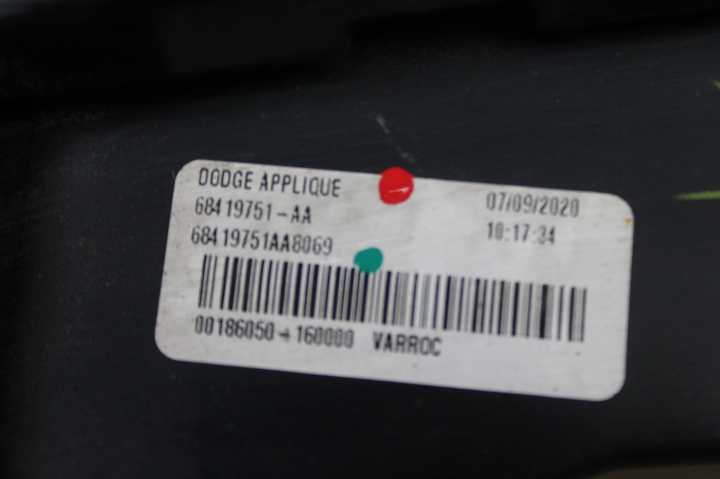 2015-2023 DODGE CHALLENGER TRUNK LID CENTER TAILLIGHT TAIL LIGHT OEM 68419751AA