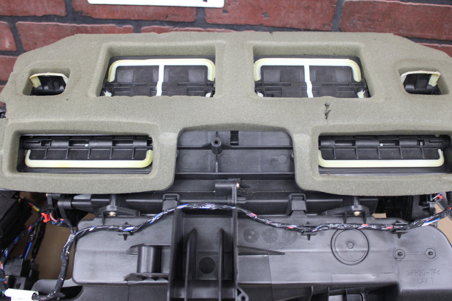 2014 - 2023 DODGE CHALLENGER HVAC A/C HEATER BLOWER HOUSING BOX OEM