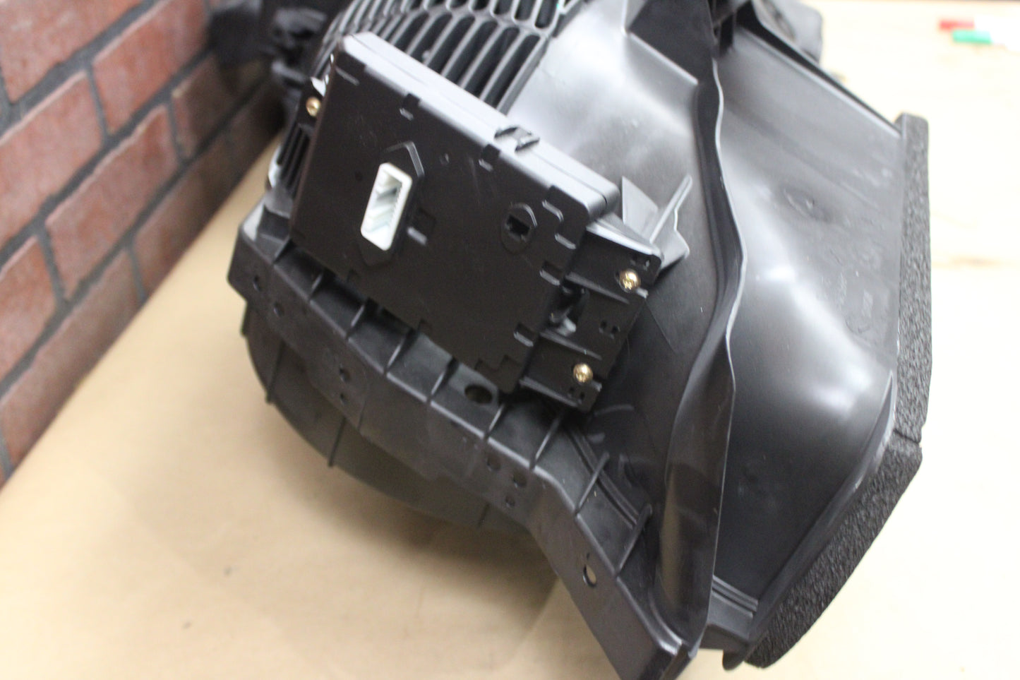 2014 - 2023 DODGE CHALLENGER HVAC A/C HEATER BLOWER HOUSING BOX OEM
