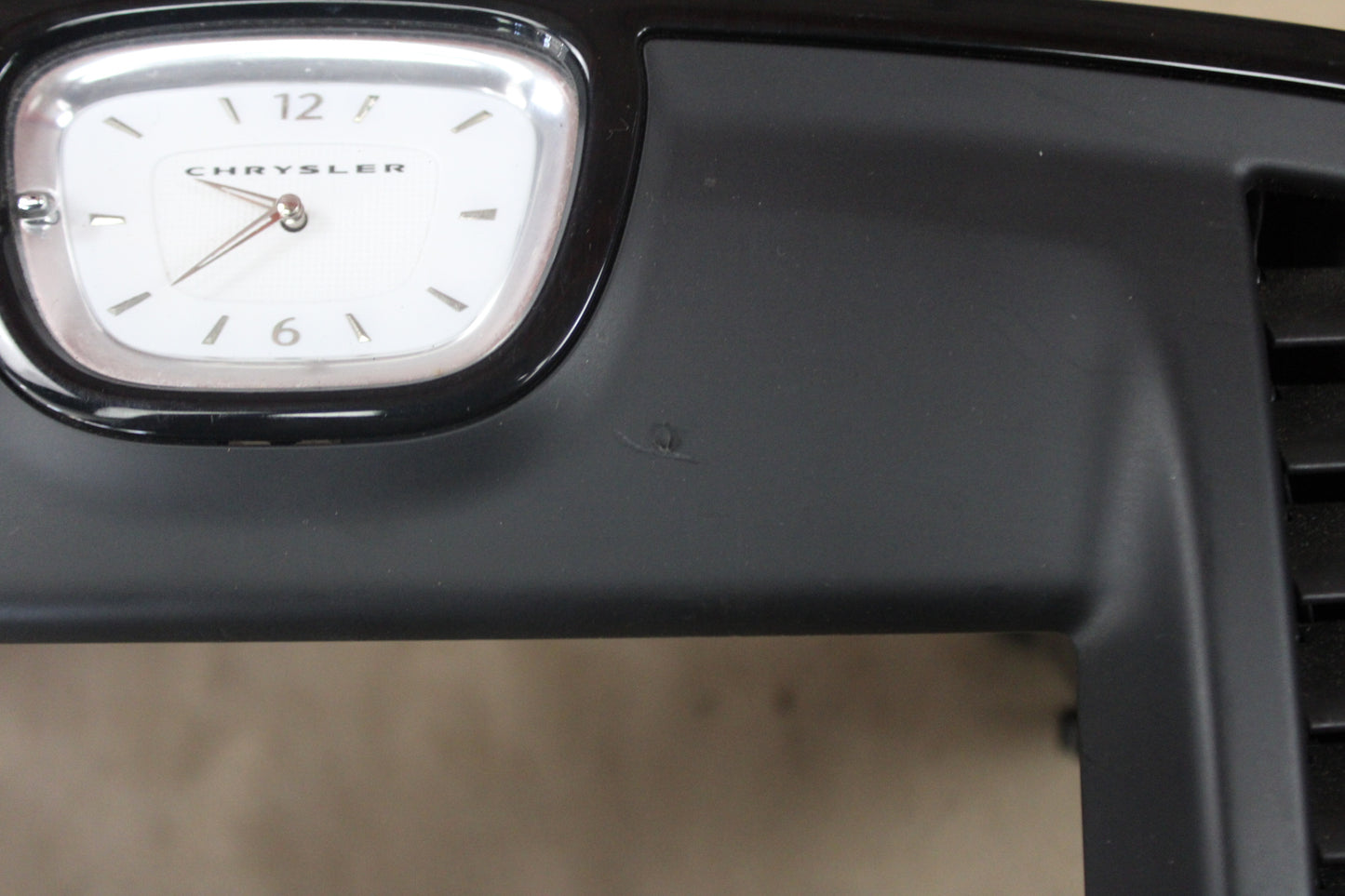 2011-2014 CHRYSLER 300 CENTER DASH RADIO AIR VENT CLOCK TRIM BEZEL OEM
