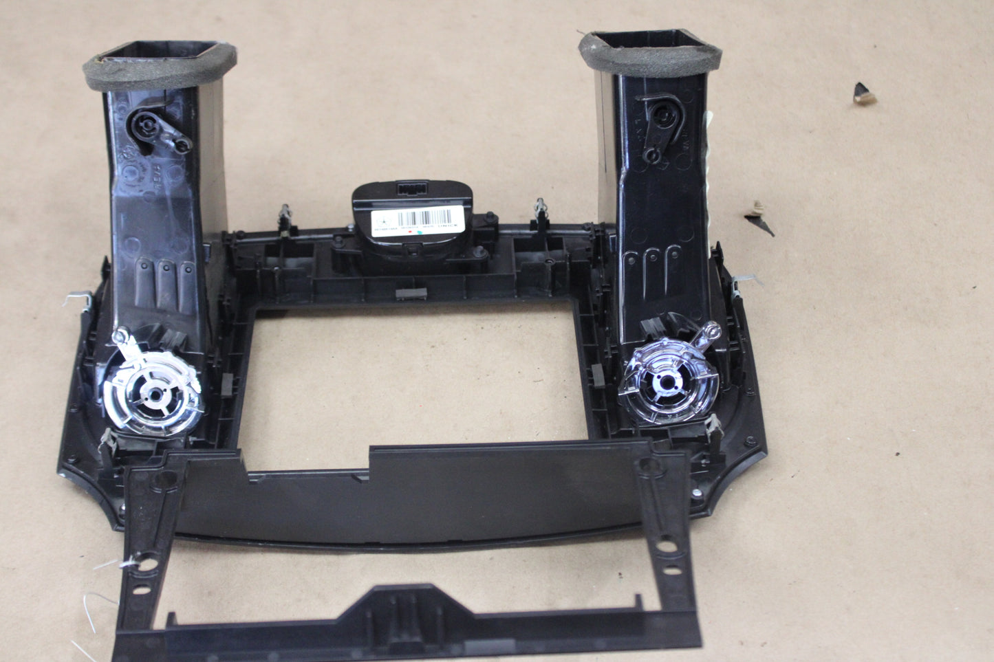 2011-2014 CHRYSLER 300 CENTER DASH RADIO AIR VENT CLOCK TRIM BEZEL OEM
