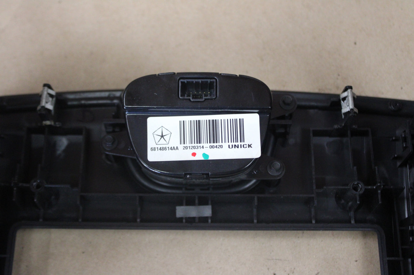 2011-2014 CHRYSLER 300 CENTER DASH RADIO AIR VENT CLOCK TRIM BEZEL OEM