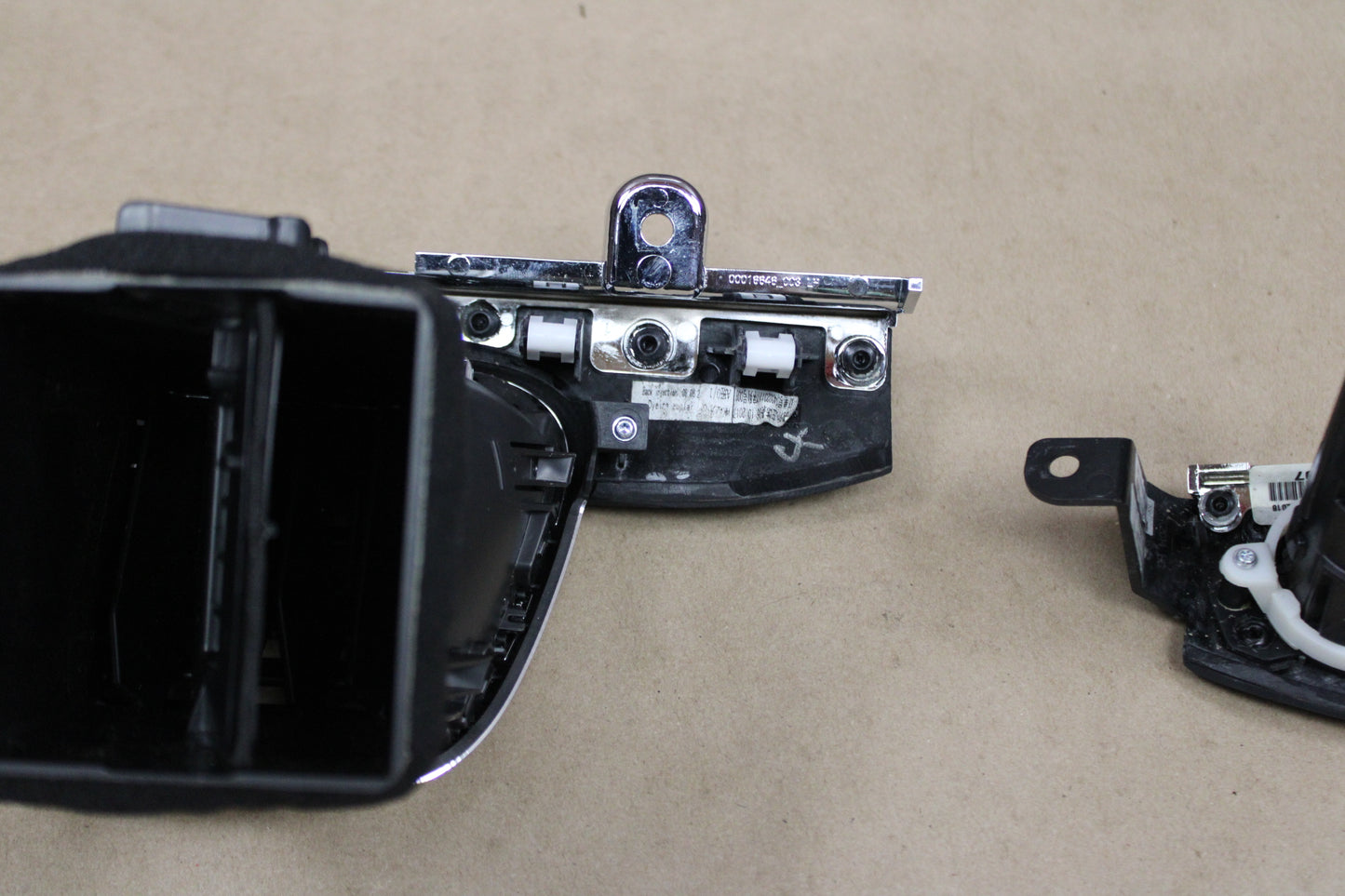 2012-2013 JEEP GRAND CHEROKEE DRY CARBON DASHBOARD TRIM BEZEL SET OEM