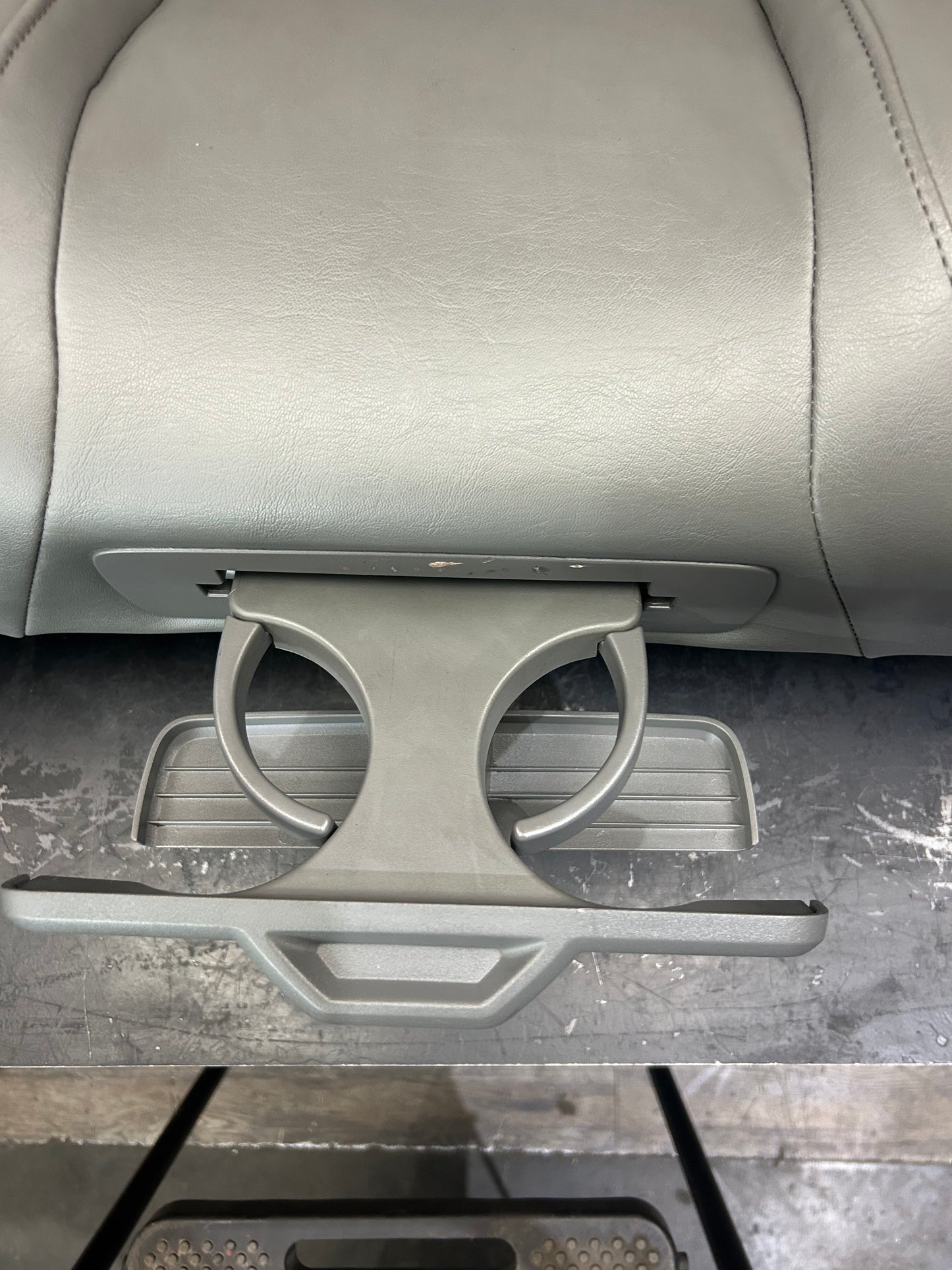 2005-2010 JEEP GRAND CHEROKEE SRT8 OEM REAR BACK BOTTOM SEAT ASSEMBLY
