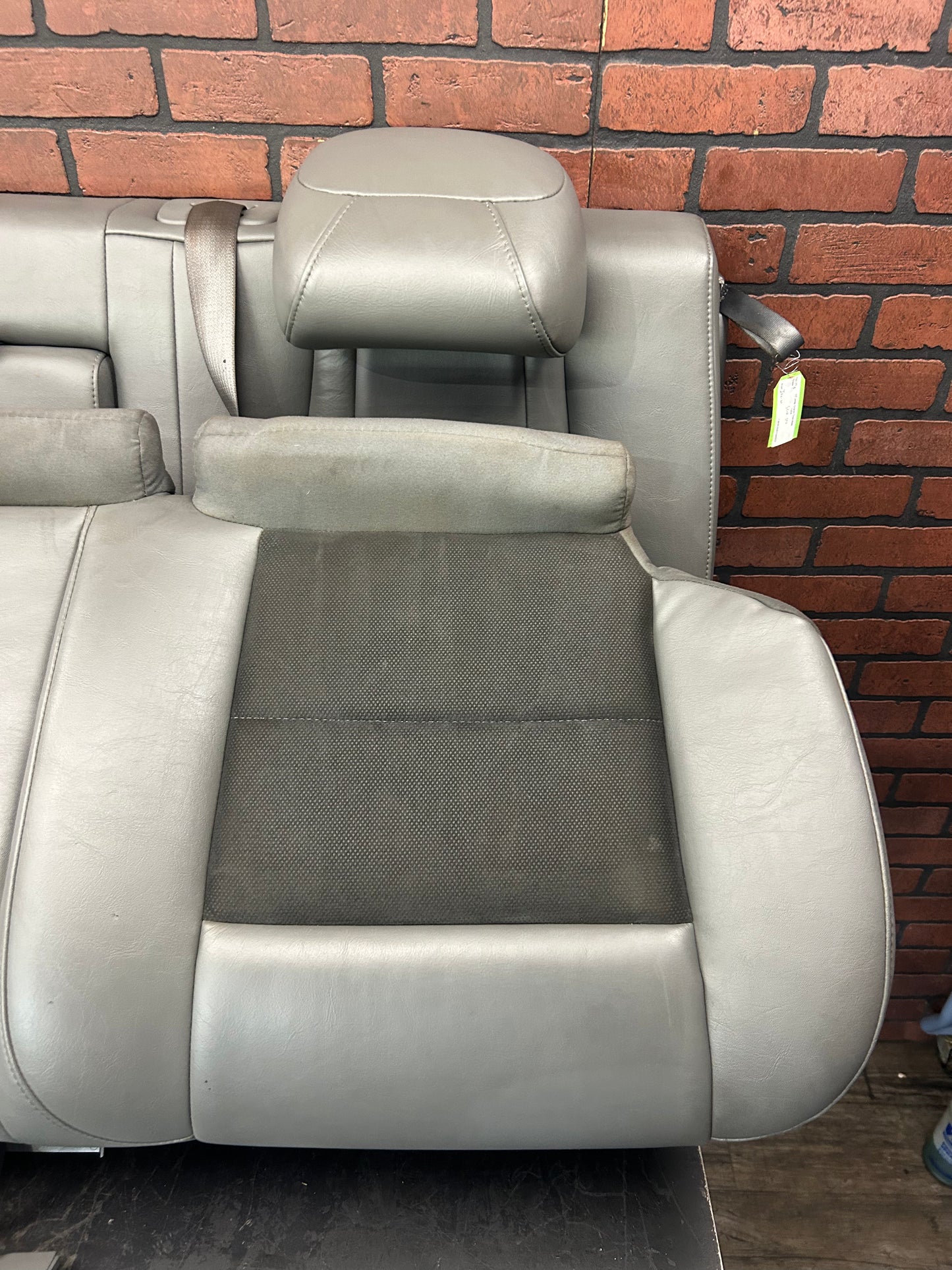2005-2010 JEEP GRAND CHEROKEE SRT8 OEM REAR BACK BOTTOM SEAT ASSEMBLY