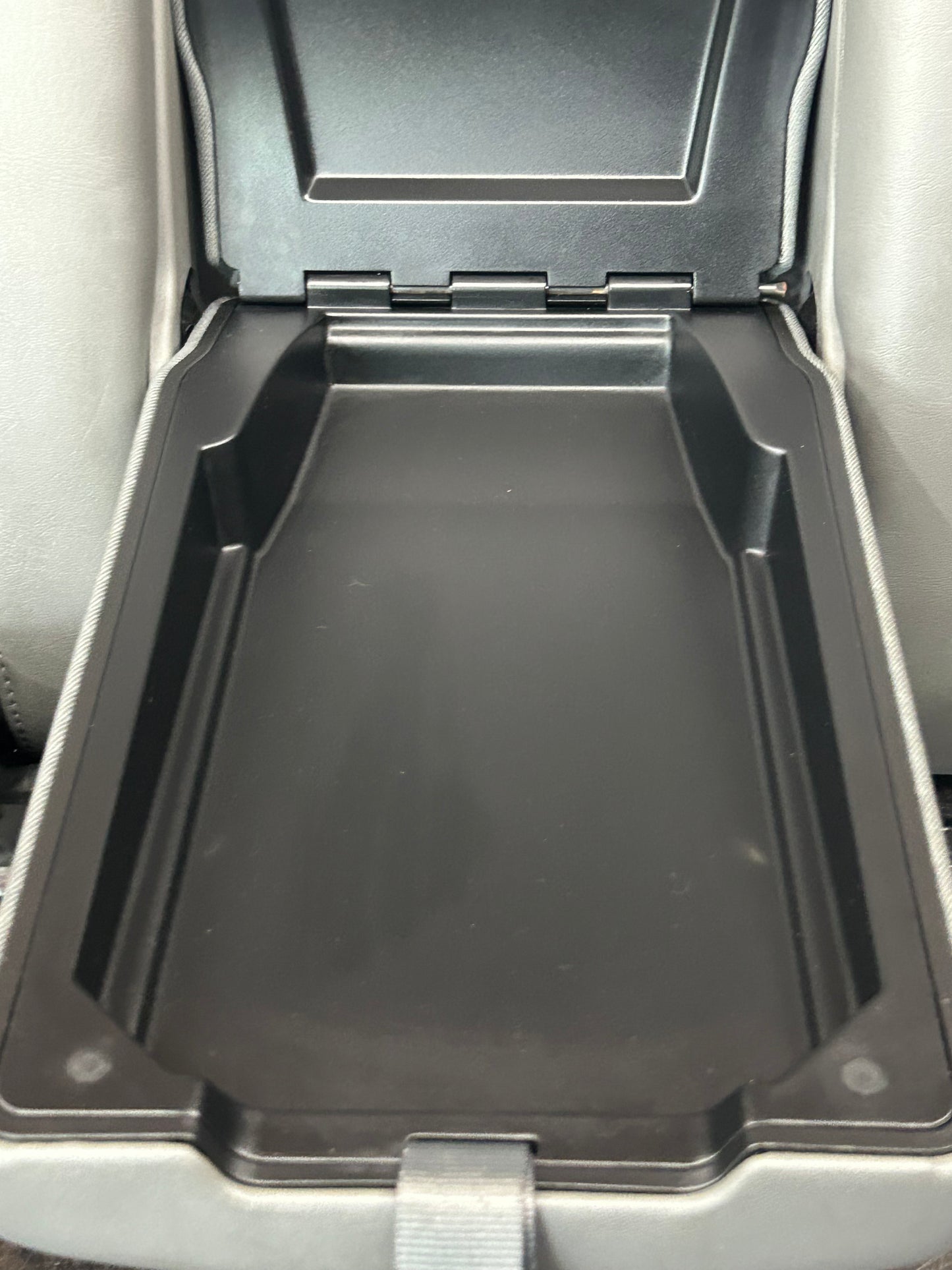 2005-2010 JEEP GRAND CHEROKEE SRT8 OEM REAR BACK BOTTOM SEAT ASSEMBLY
