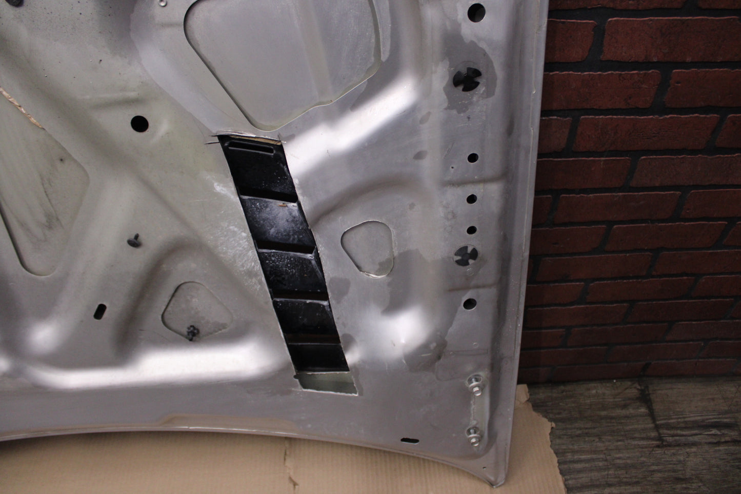 2005-2010 OEM Chrysler 300C SRT-8 Silver PS2 Hood Bonnet with Vents 05112136AA