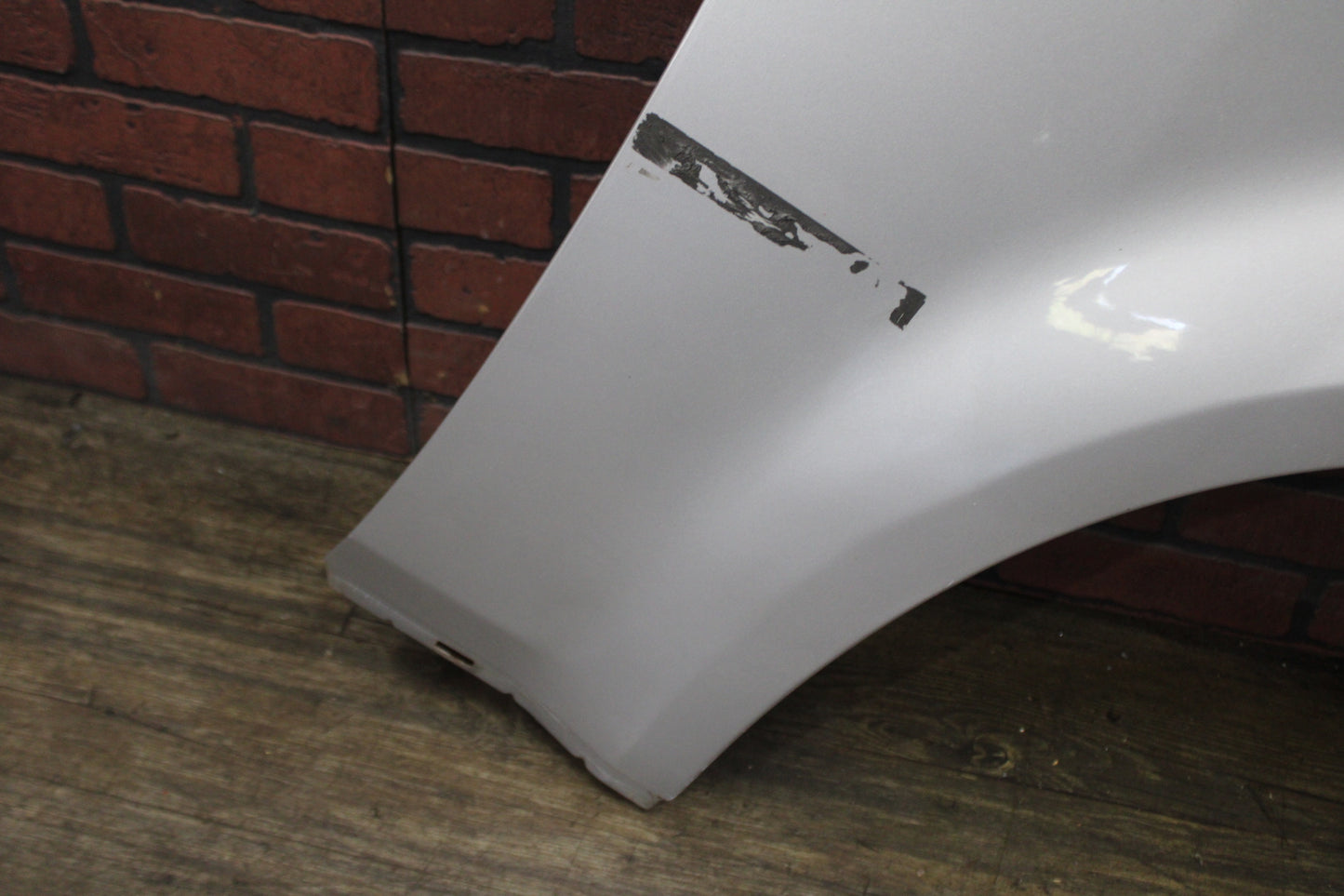 2005-2010 Chrysler 300C SRT-8 Front Right Passenger Fender Silver PS2 Wheel Arch