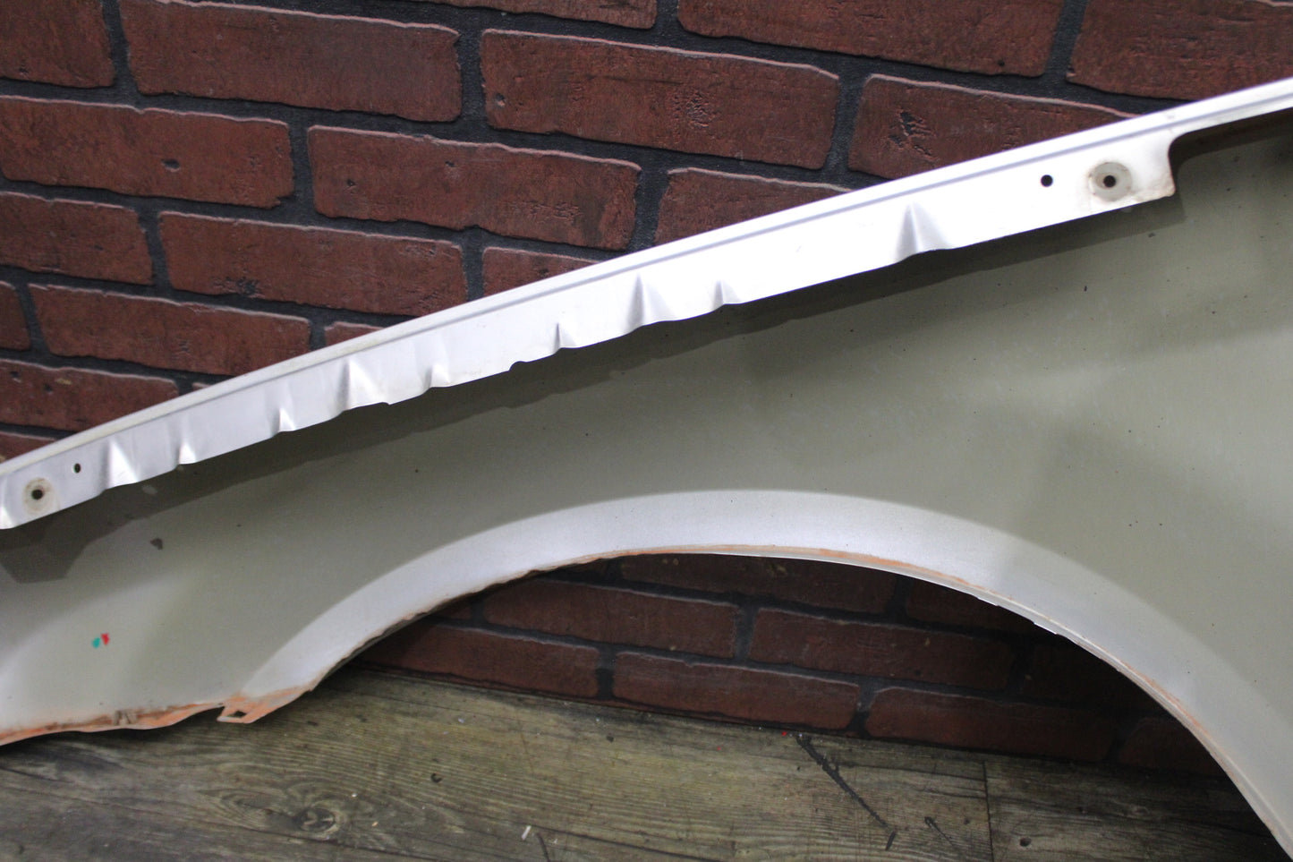 2005-2010 Chrysler 300C SRT-8 Front Right Passenger Fender Silver PS2 Wheel Arch