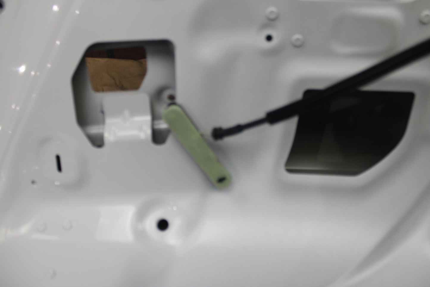 2011 - 2014 AUDI A8 QUATTRO REAR LIFTGATE TRUNK LID ASSEMBLY OEM WHITE